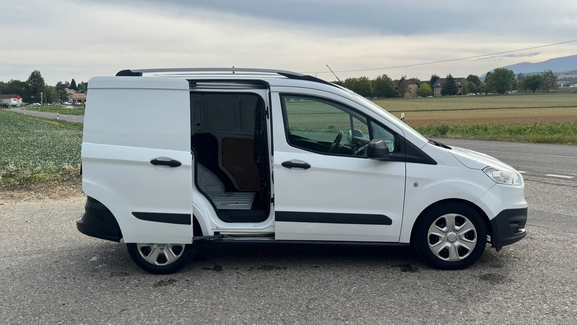 FORD Transit Courier Van 1.0 EcoBoost Trend-image-3