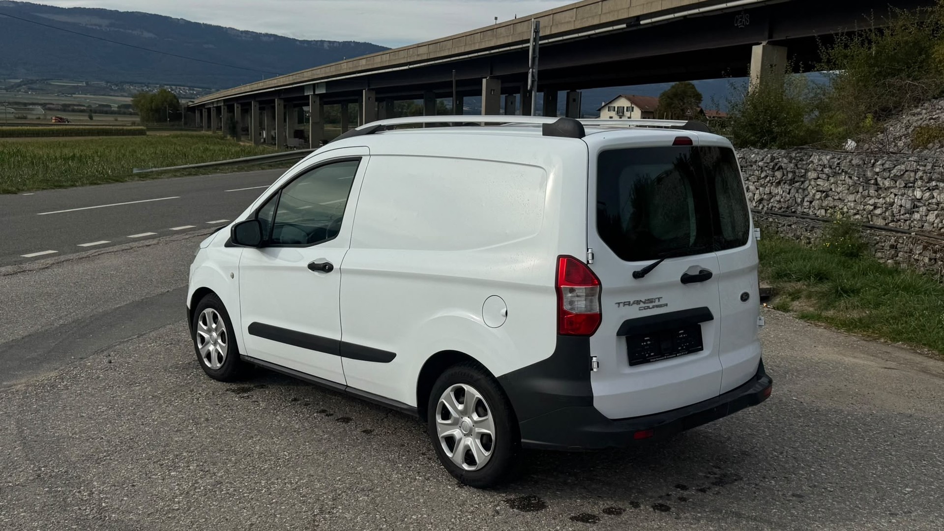 FORD Transit Courier Van 1.0 EcoBoost Trend-image-4