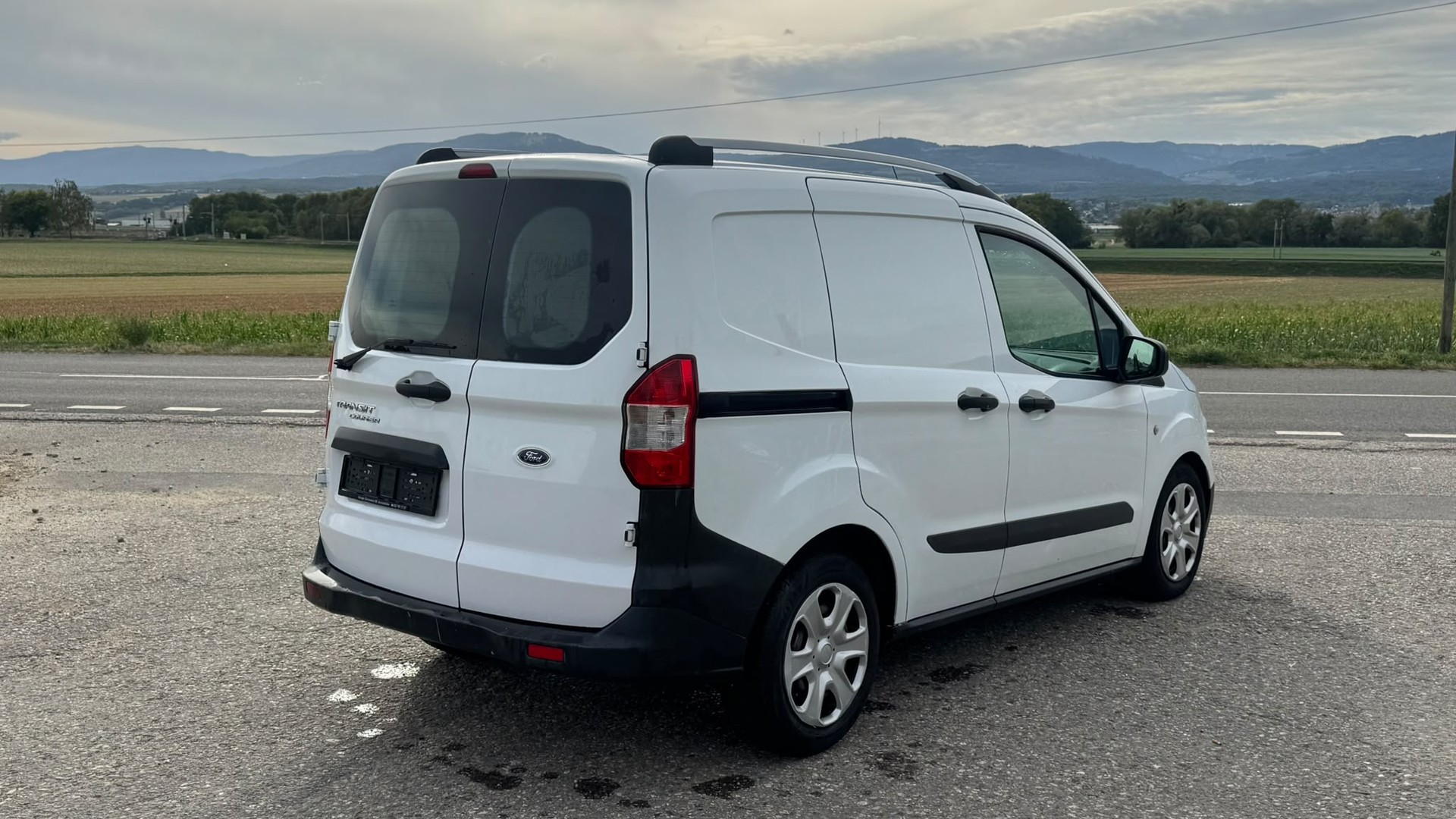 FORD Transit Courier Van 1.0 EcoBoost Trend-image-5
