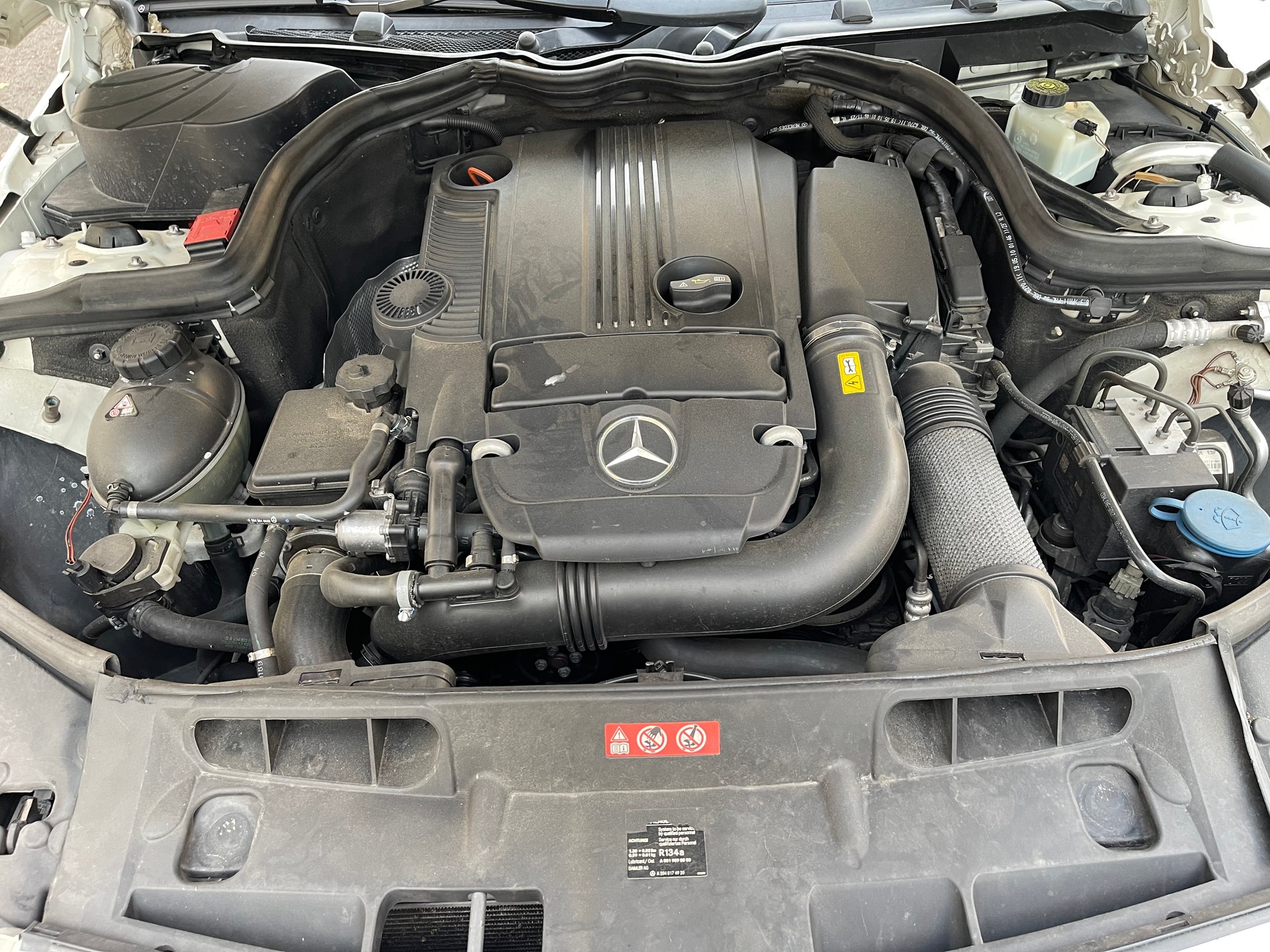 MERCEDES-BENZ C 250 CGI BlueEfficiency Automatic-image-9