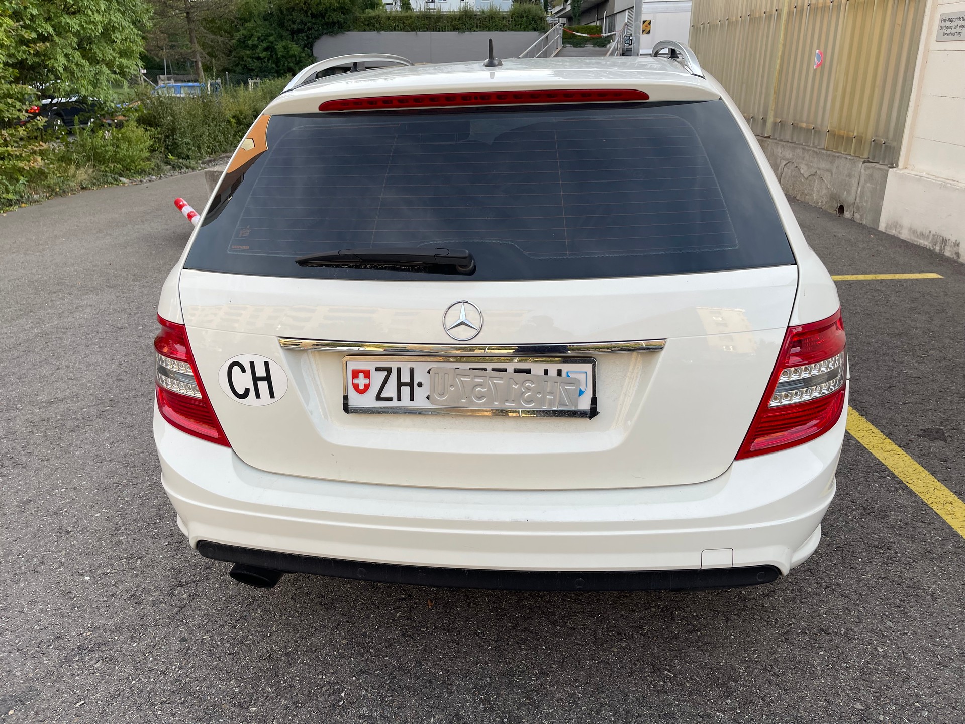 MERCEDES-BENZ C 250 CGI BlueEfficiency Automatic-image-5