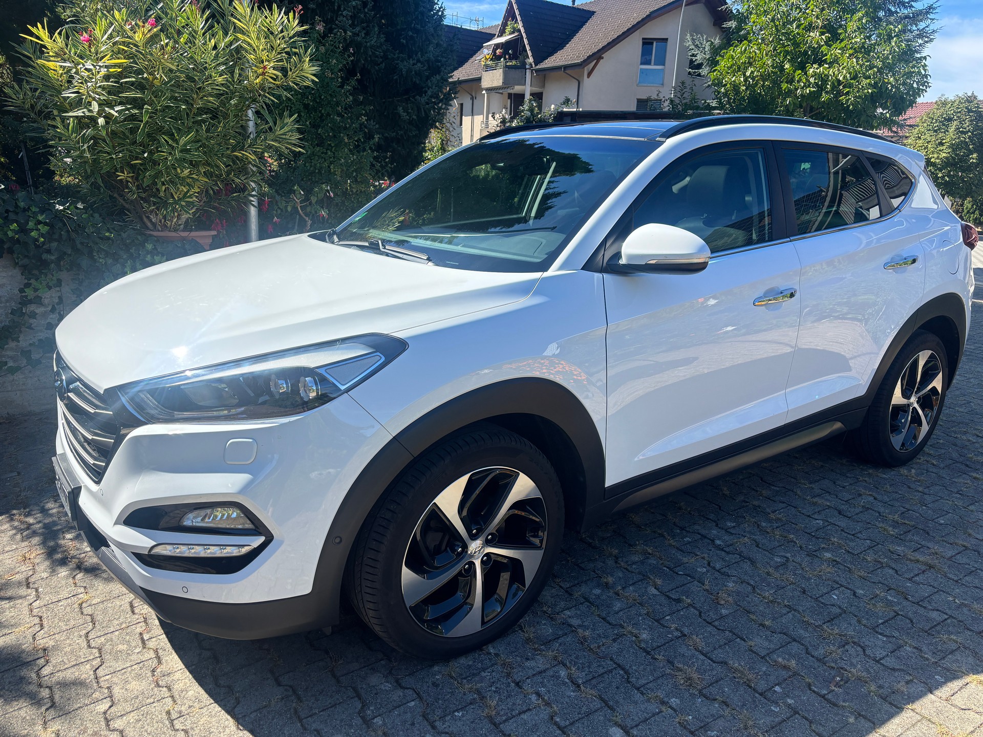 HYUNDAI 2.0 CRDi 185 Launch Edition 4WD-image-0