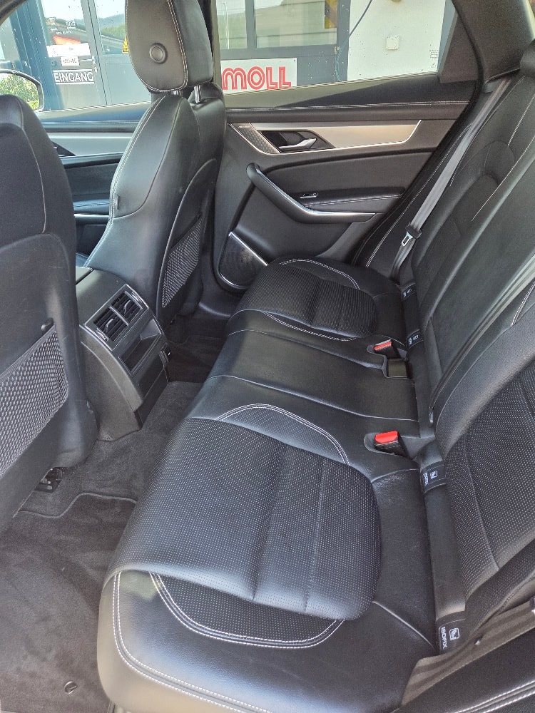 JAGUAR F-Pace 3.0 P400 R-Dynamic MHEV HSE AWD-image-10
