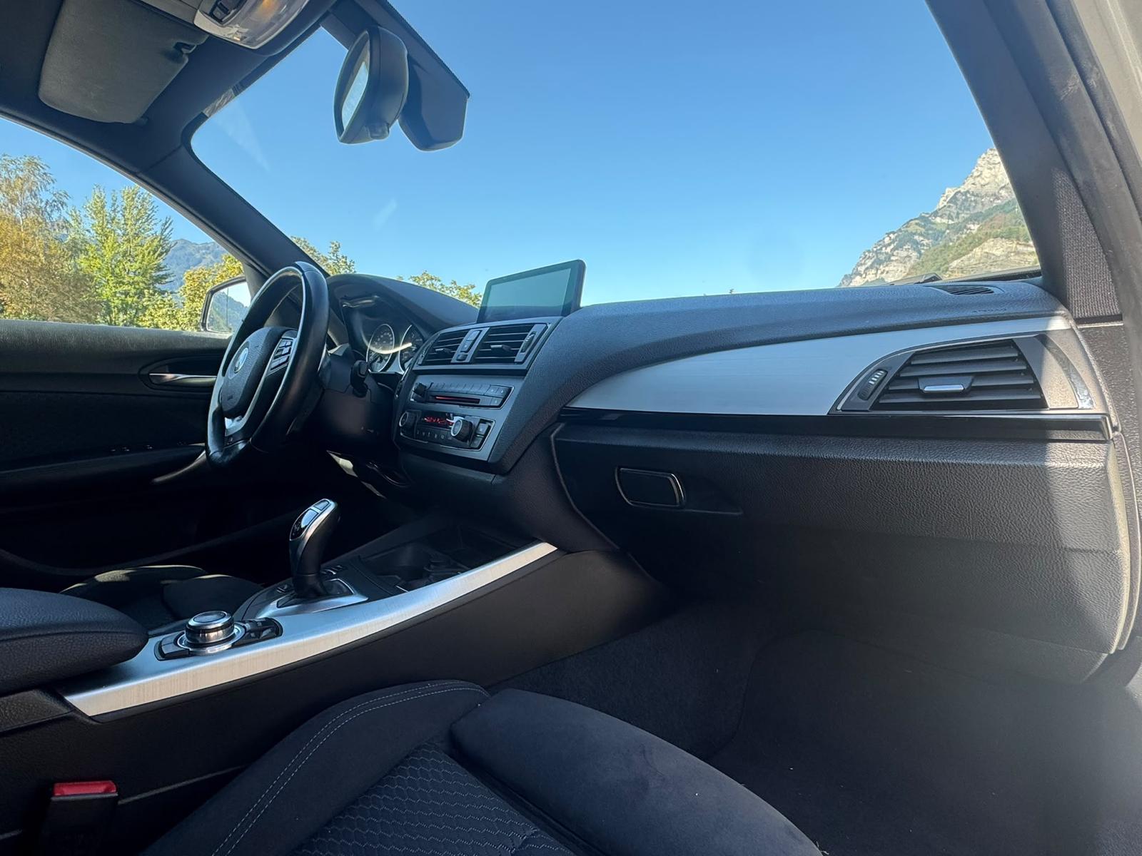 BMW M135i xDrive Steptronic-image-12