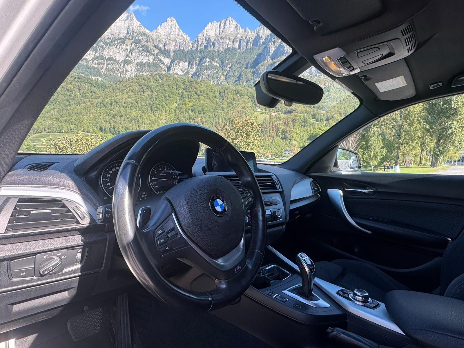 BMW M135i xDrive Steptronic-image-14