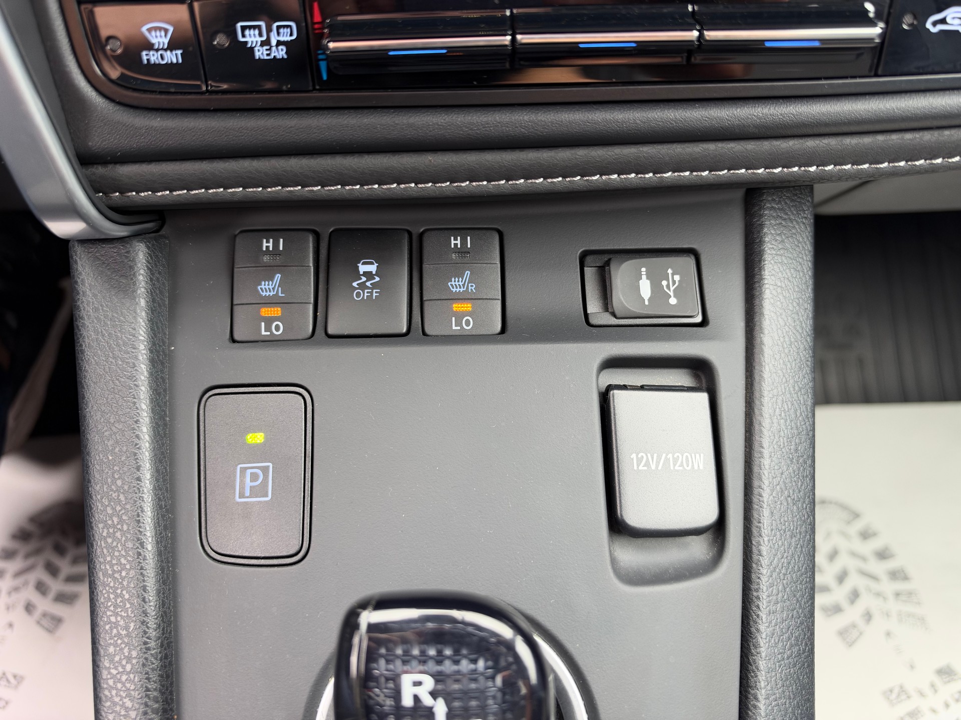 TOYOTA Auris Touring Sports 1.8 HSD Style e-CVT-image-18