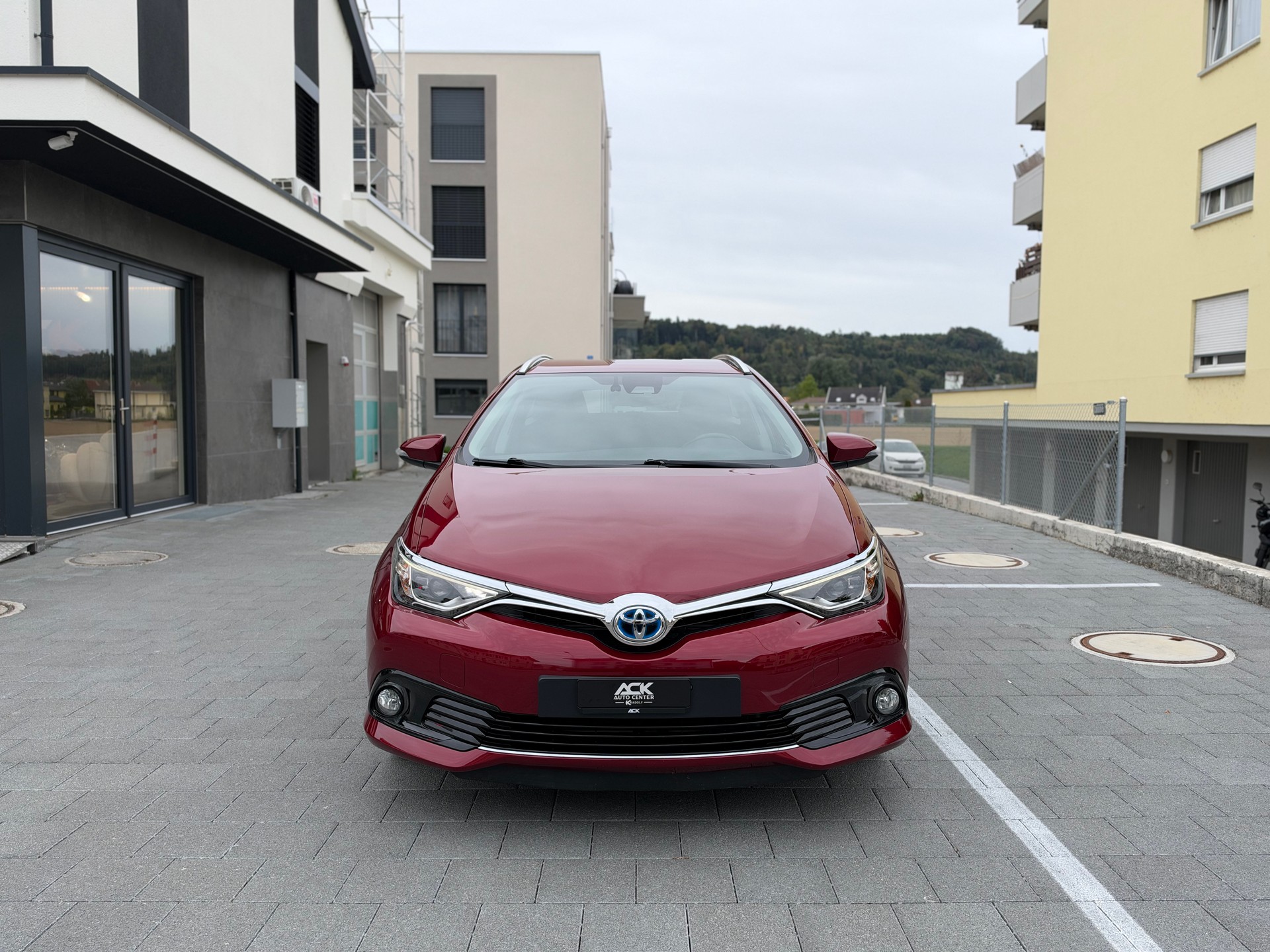 TOYOTA Auris Touring Sports 1.8 HSD Style e-CVT-image-7