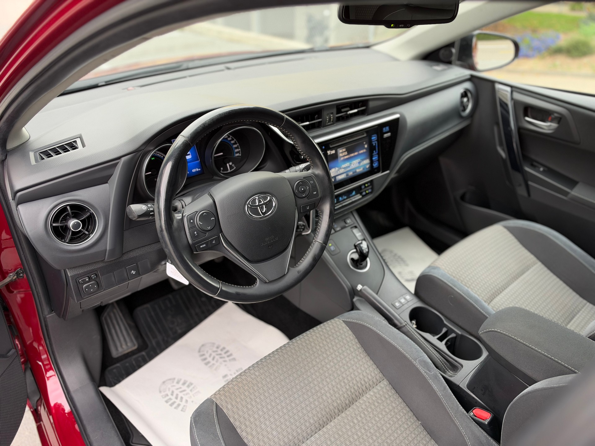 TOYOTA Auris Touring Sports 1.8 HSD Style e-CVT-image-10