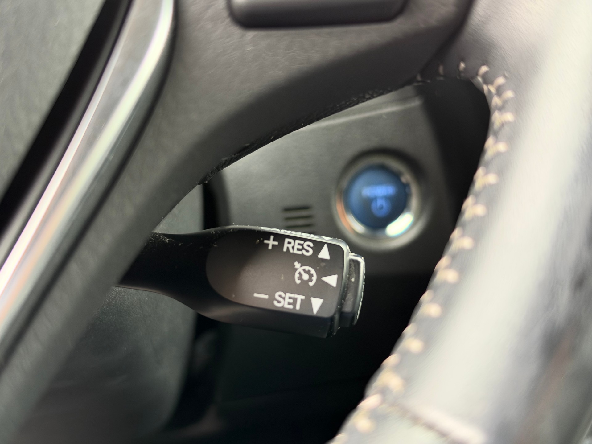 TOYOTA Auris Touring Sports 1.8 HSD Style e-CVT-image-19