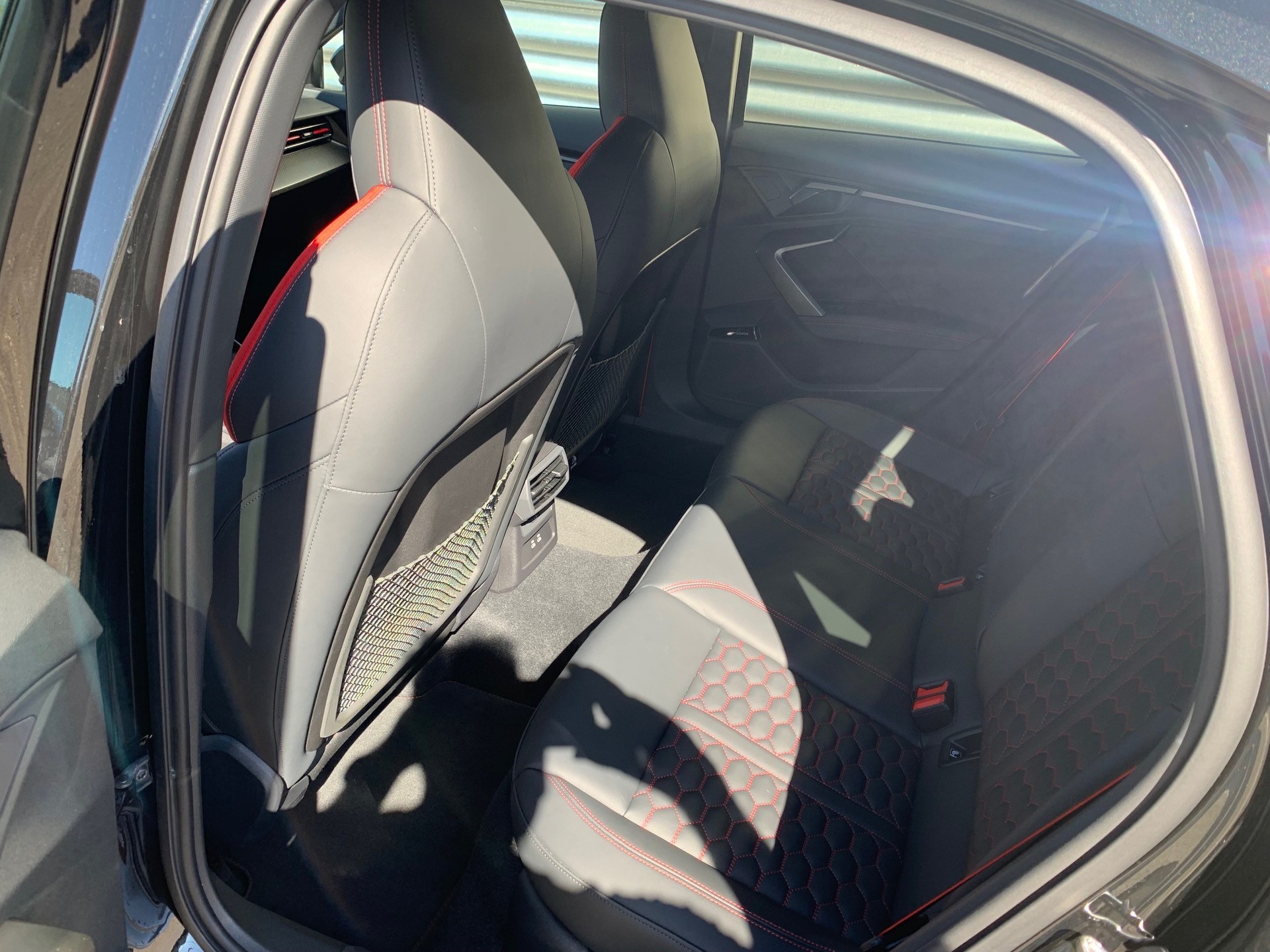 AUDI RS3 Limousine 2.5 TSI quattro S-tronic-image-8