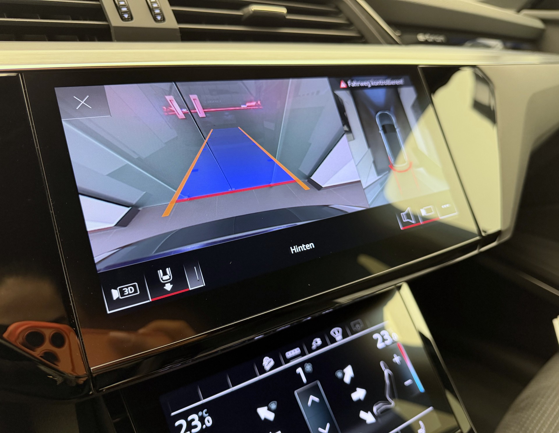 AUDI e-tron 55 Advanced Black Edition quattro-image-17