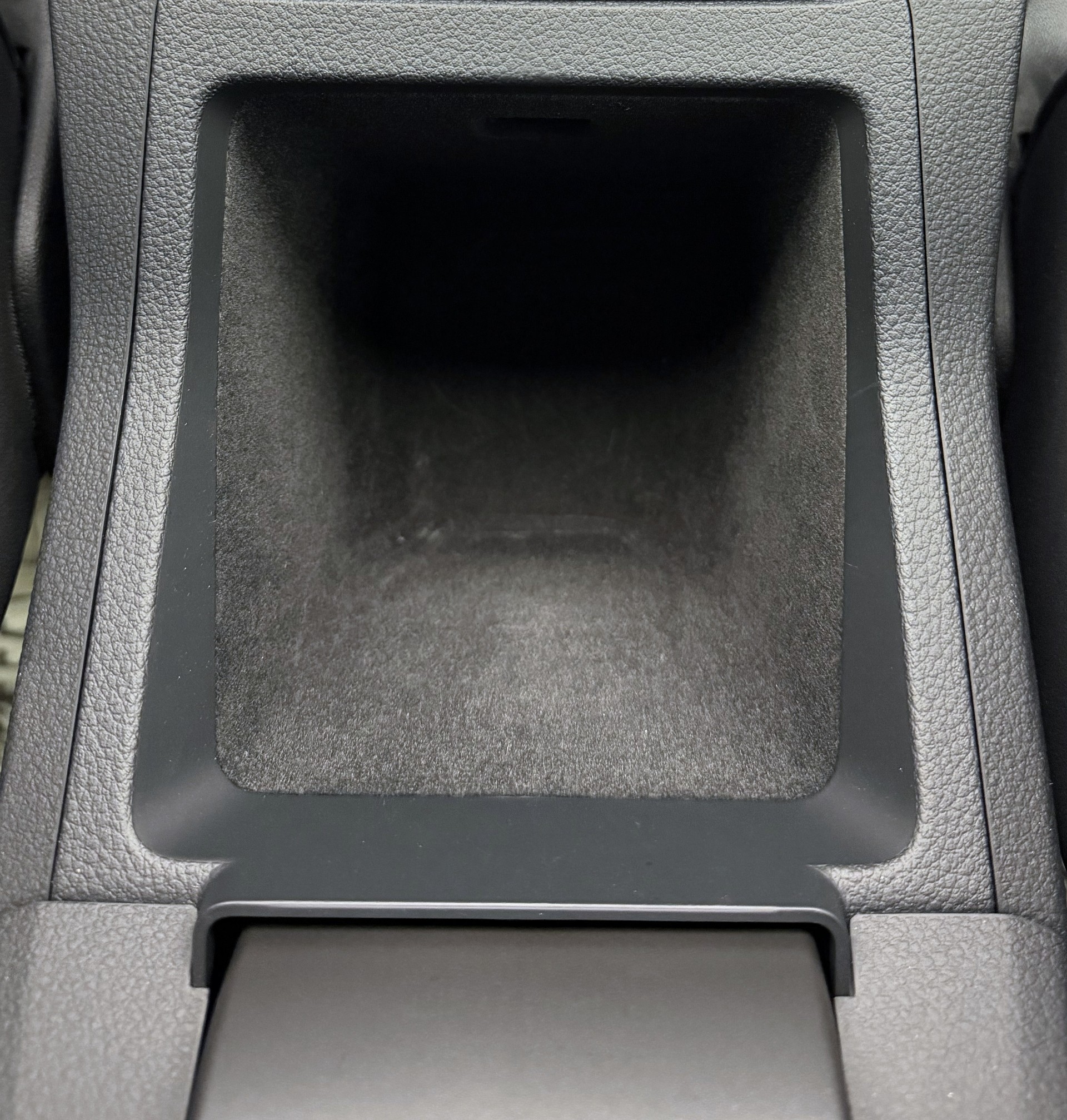 AUDI e-tron 55 Advanced Black Edition quattro-image-13