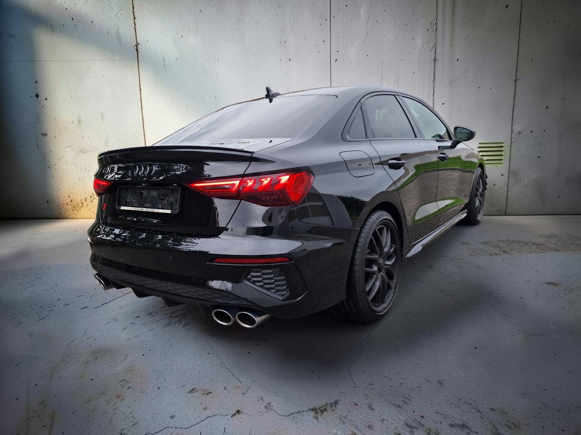 AUDI S3 Limousine 2.0 TFSI quattro S-tronic 8xAlu MFK NEU-image-5