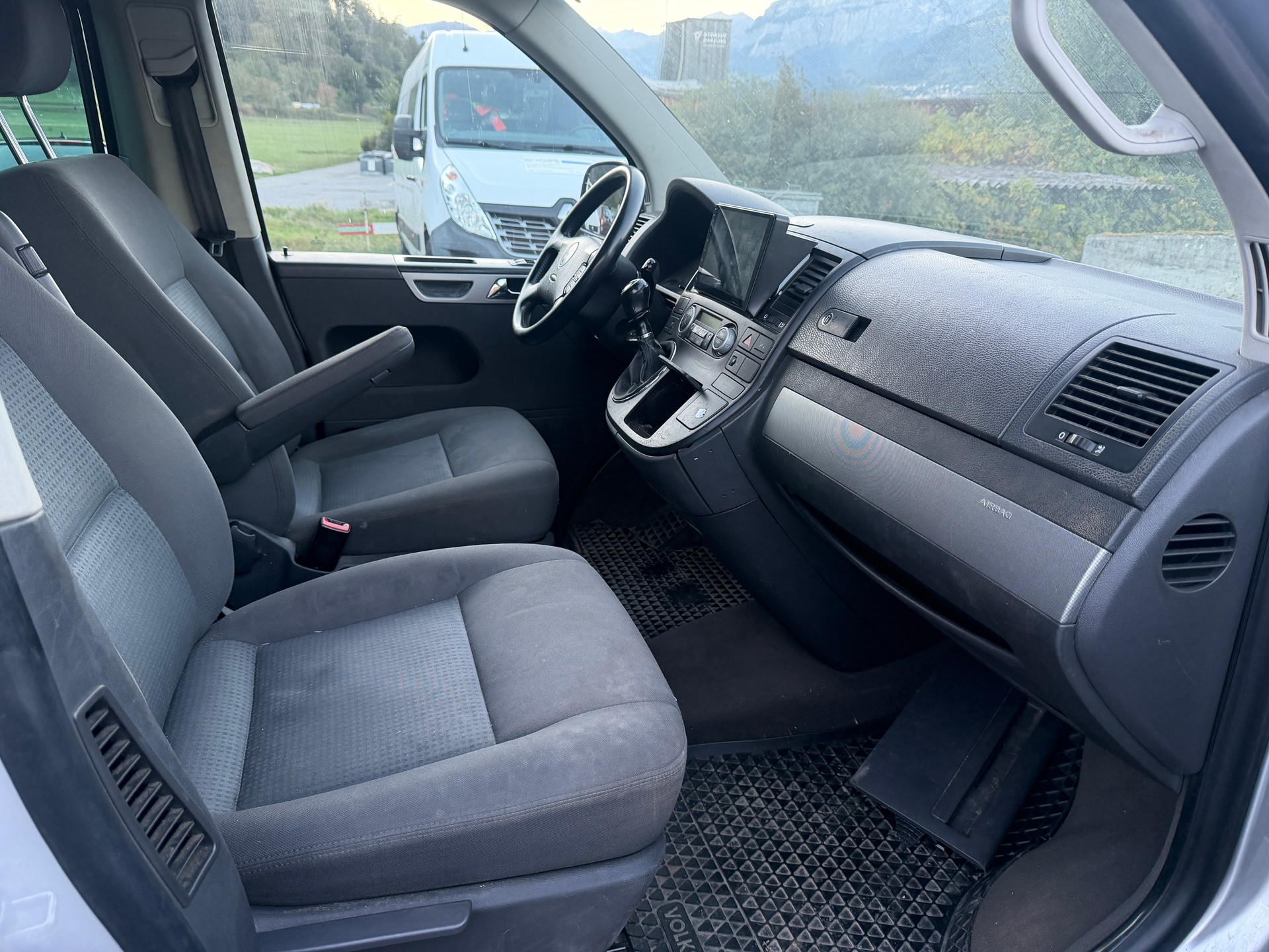 VW T5 Multivan Highline 2.5 TDI 4M-image-8