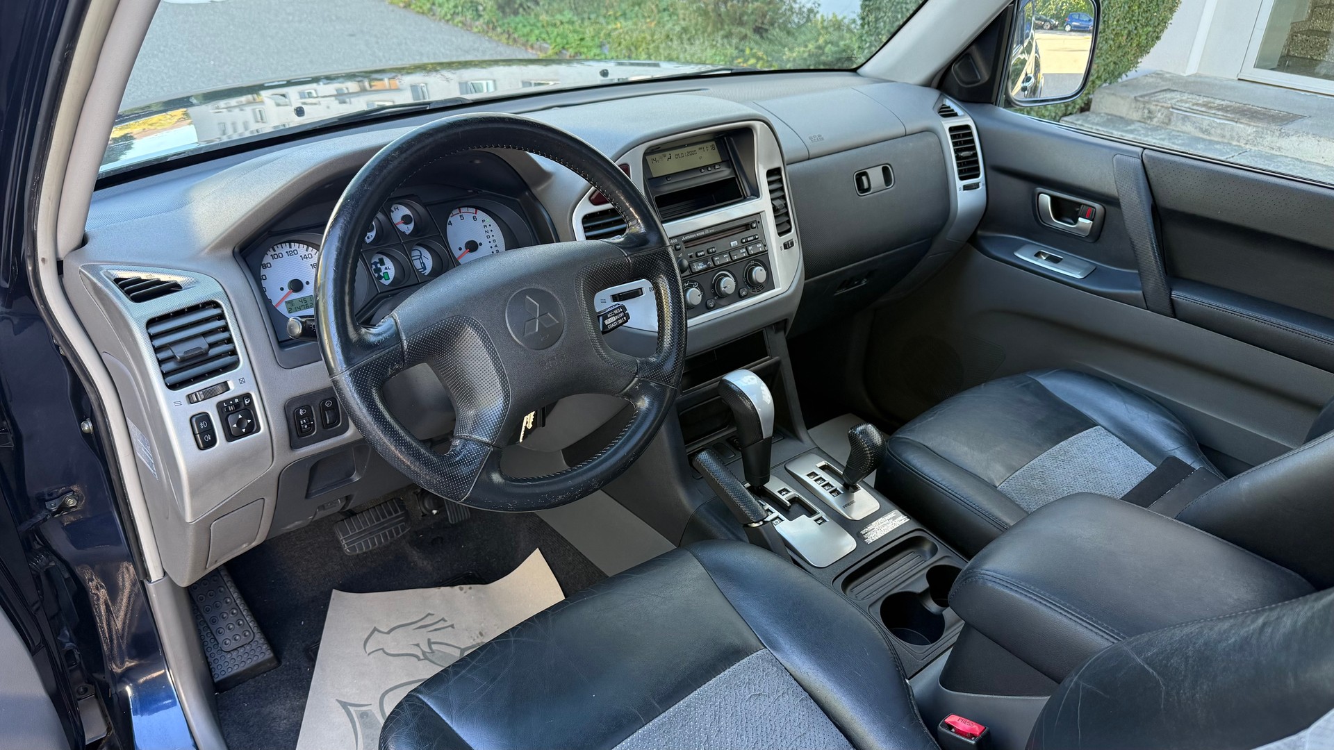 MITSUBISHI Pajero 3.2 DI-D Dakar-image-10