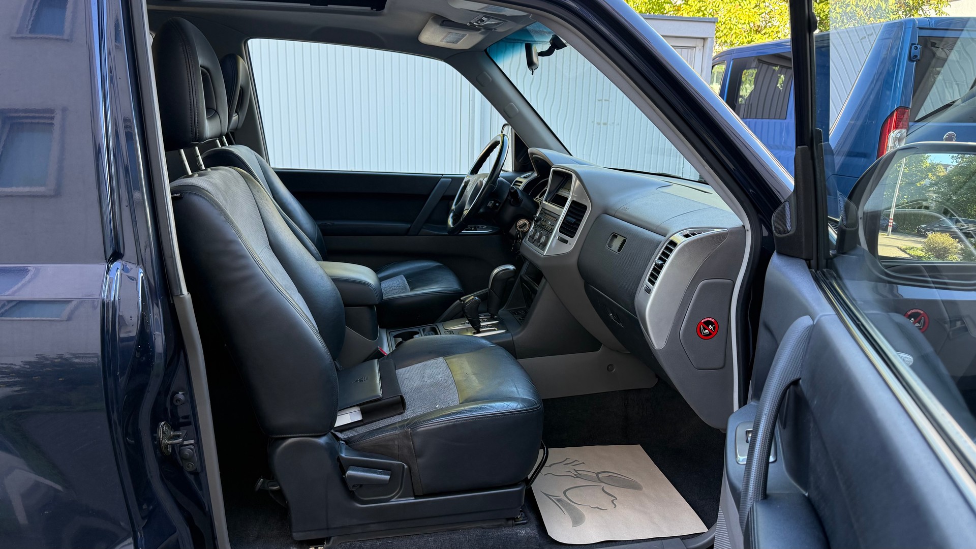 MITSUBISHI Pajero 3.2 DI-D Dakar-image-11