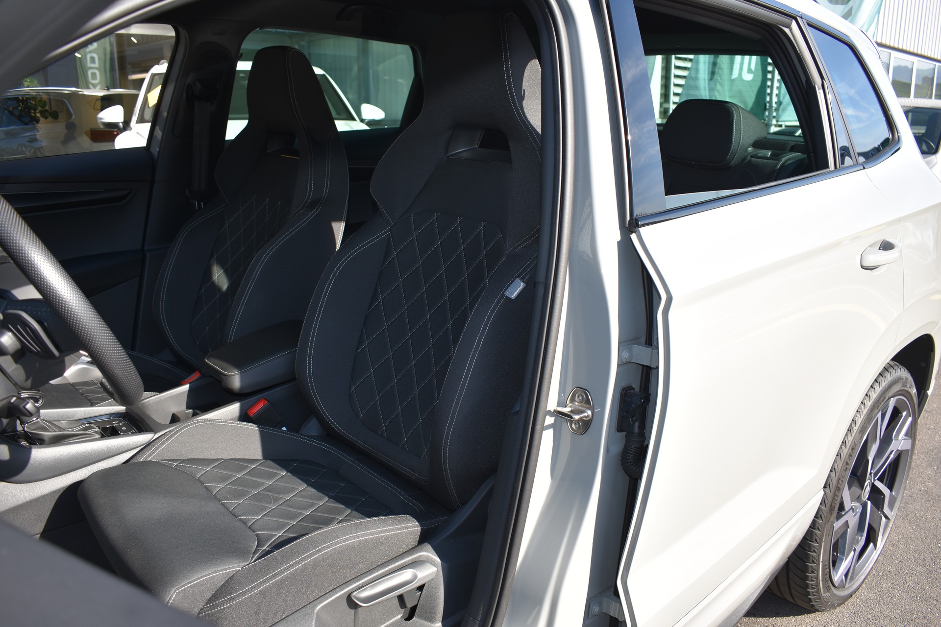 SKODA Karoq 2.0 TSI SportLine 4x4 DSG-image-7