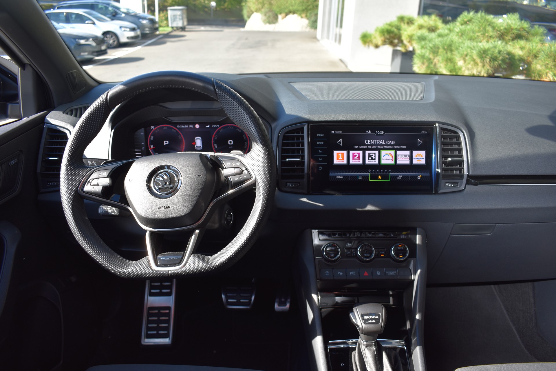 SKODA Karoq 2.0 TSI SportLine 4x4 DSG-image-6