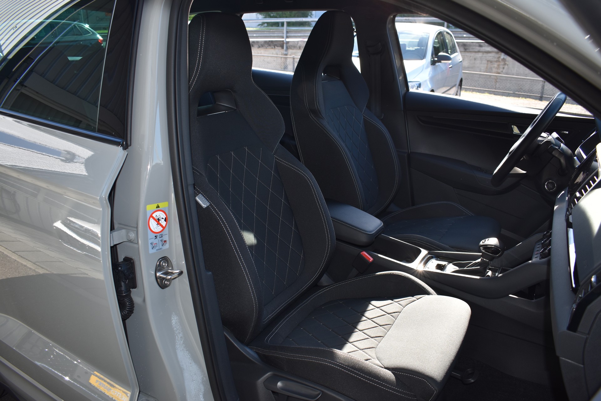 SKODA Karoq 2.0 TSI SportLine 4x4 DSG-image-8