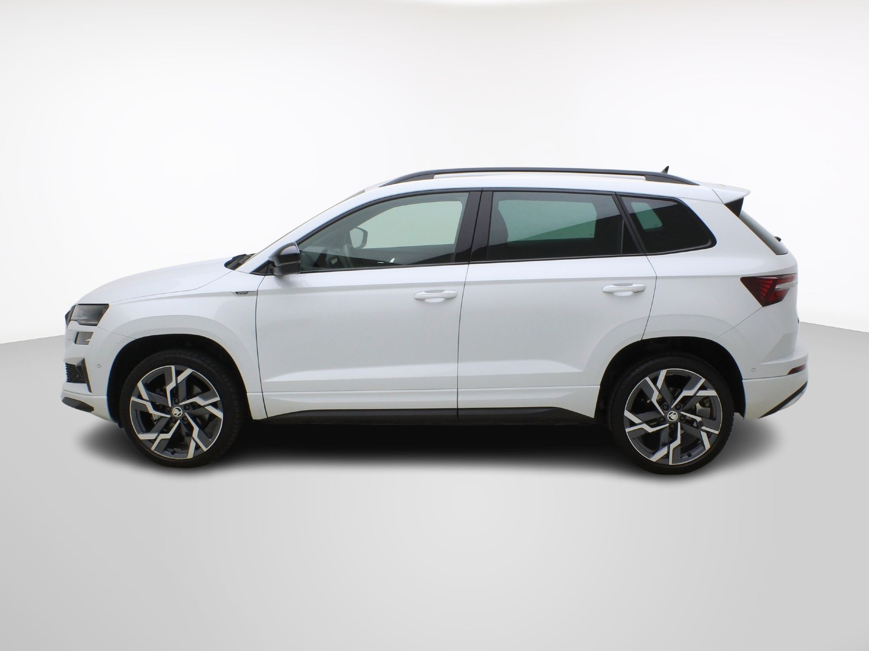 SKODA Karoq 1.5 TSI DSG Sport Line-image-2