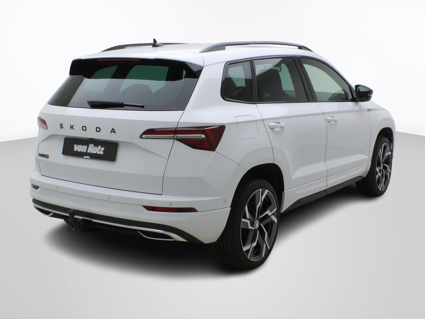 SKODA Karoq 1.5 TSI DSG Sport Line-image-4