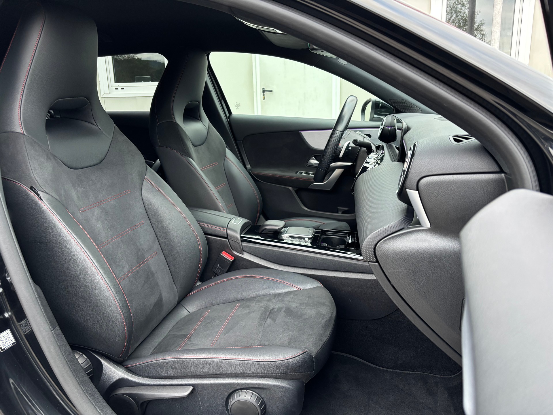 MERCEDES-BENZ A 250 4Matic AMG Line 4Matic 7G-DCT-image-7