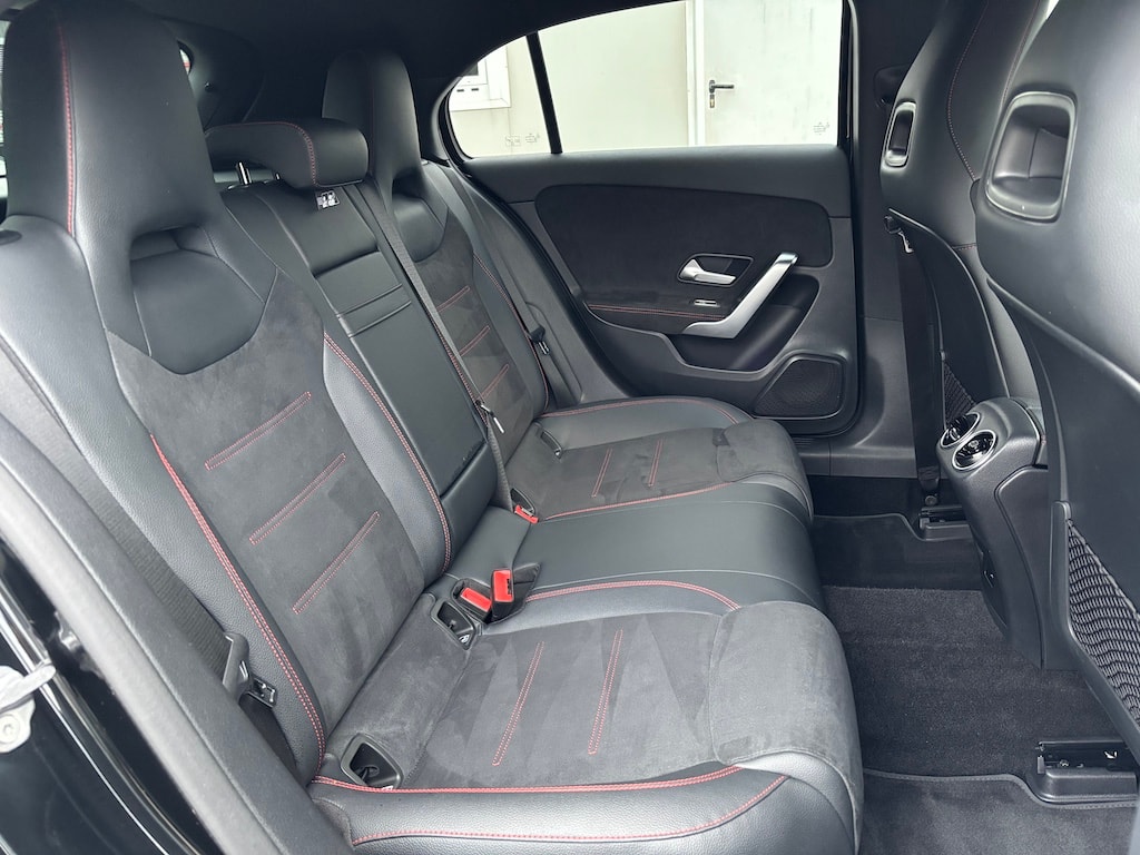 MERCEDES-BENZ A 250 4Matic AMG Line 4Matic 7G-DCT-image-14
