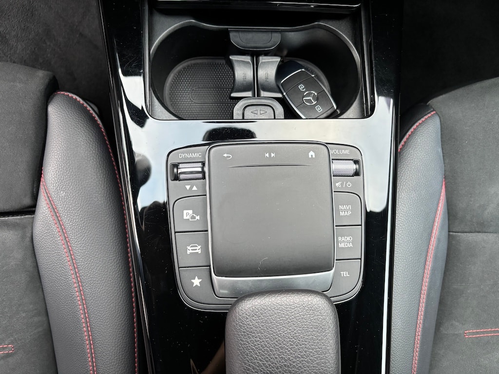 MERCEDES-BENZ A 250 4Matic AMG Line 4Matic 7G-DCT-image-12