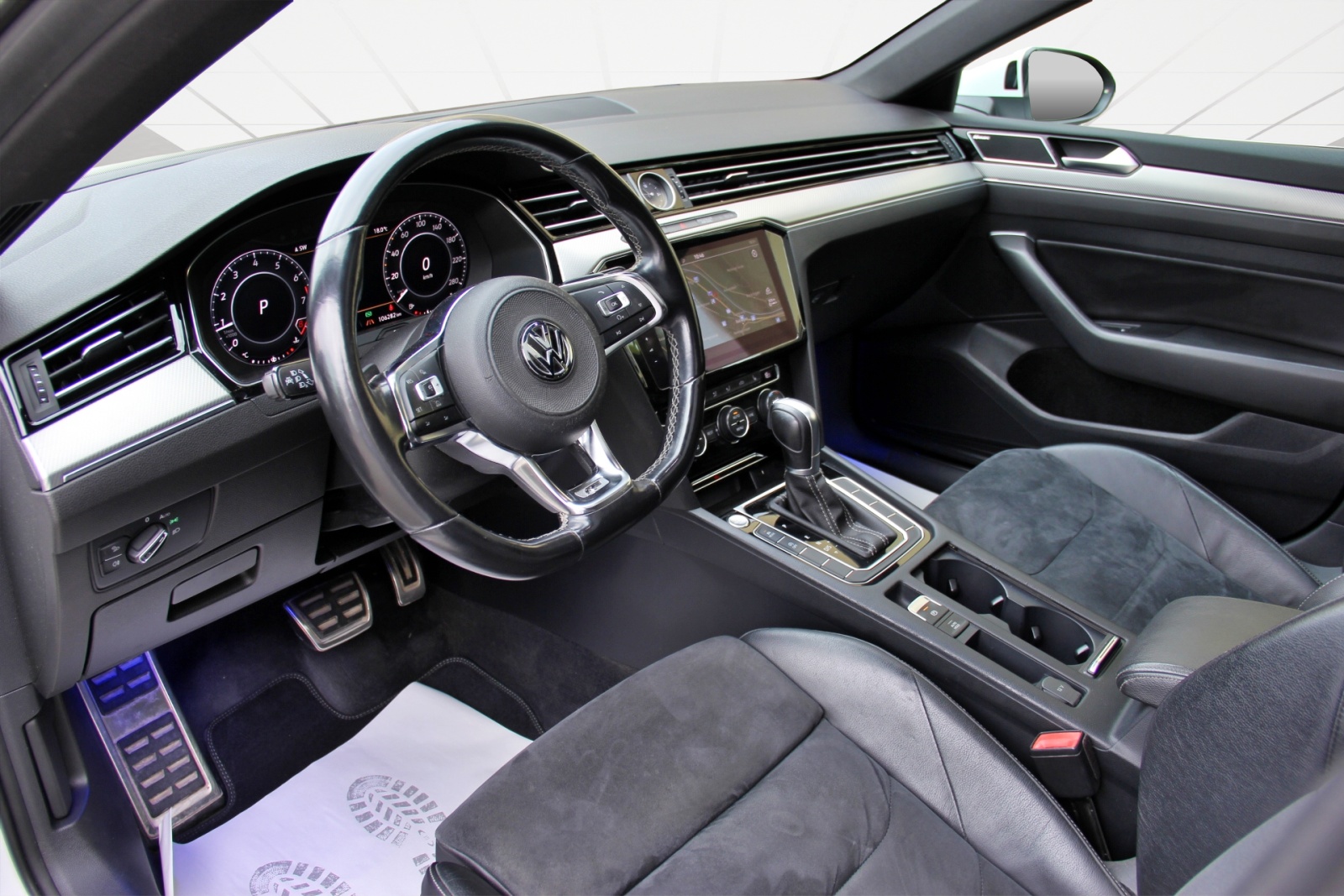 VW Arteon 2.0 TSI BMT R-Line 4Motion DSG-image-8