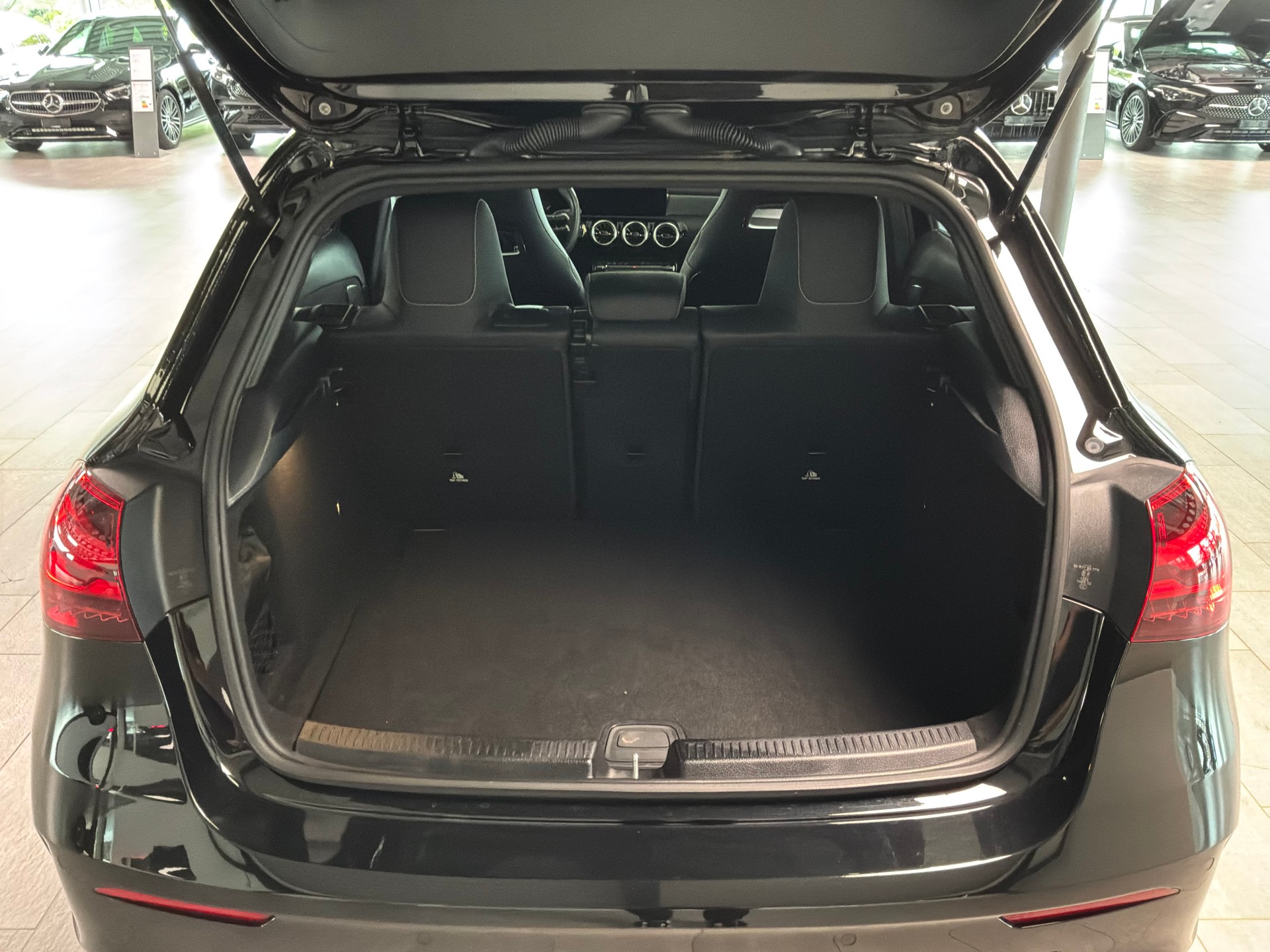 MERCEDES-BENZ A 250 4Matic 8G-DCT-image-6