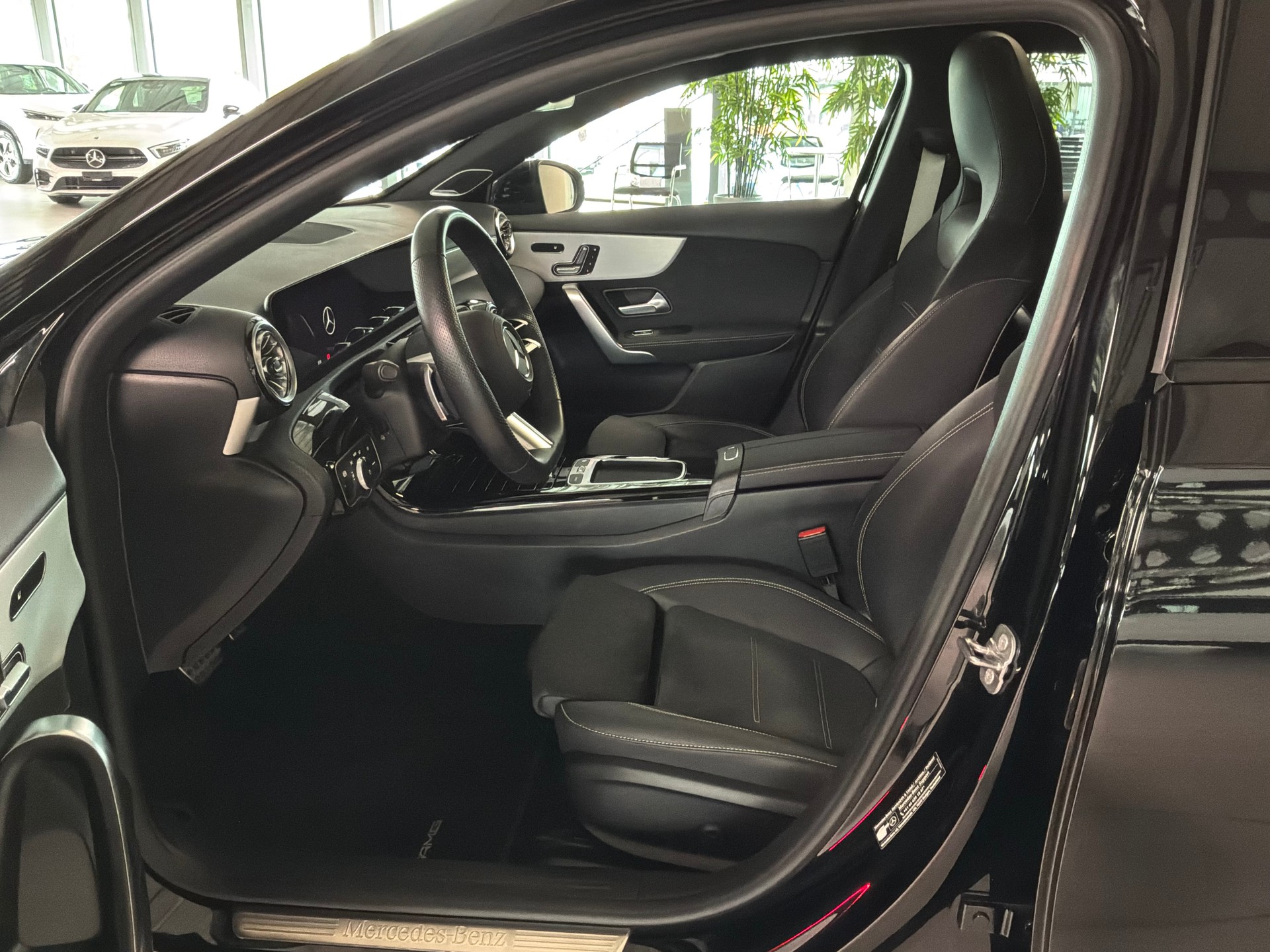 MERCEDES-BENZ A 250 4Matic 8G-DCT-image-8