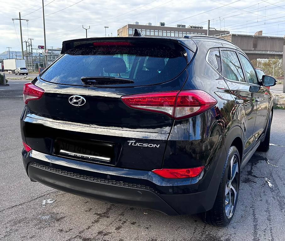 HYUNDAI Tucson 2.0 CRDI Vertex 4WD Automatic-image-3