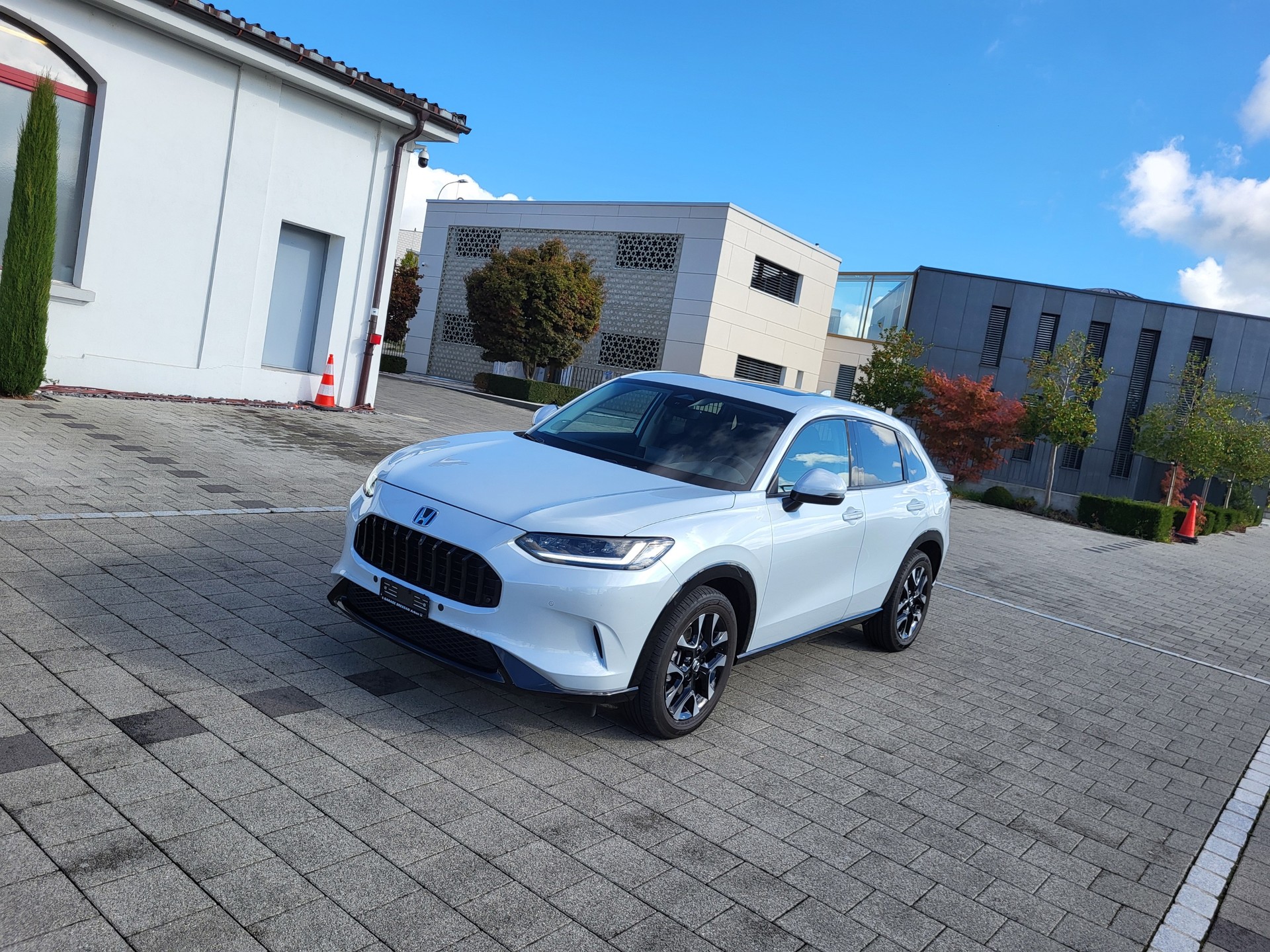 HONDA ZR-V 2.0i MMD Hybrid Advance Automatic-image-3