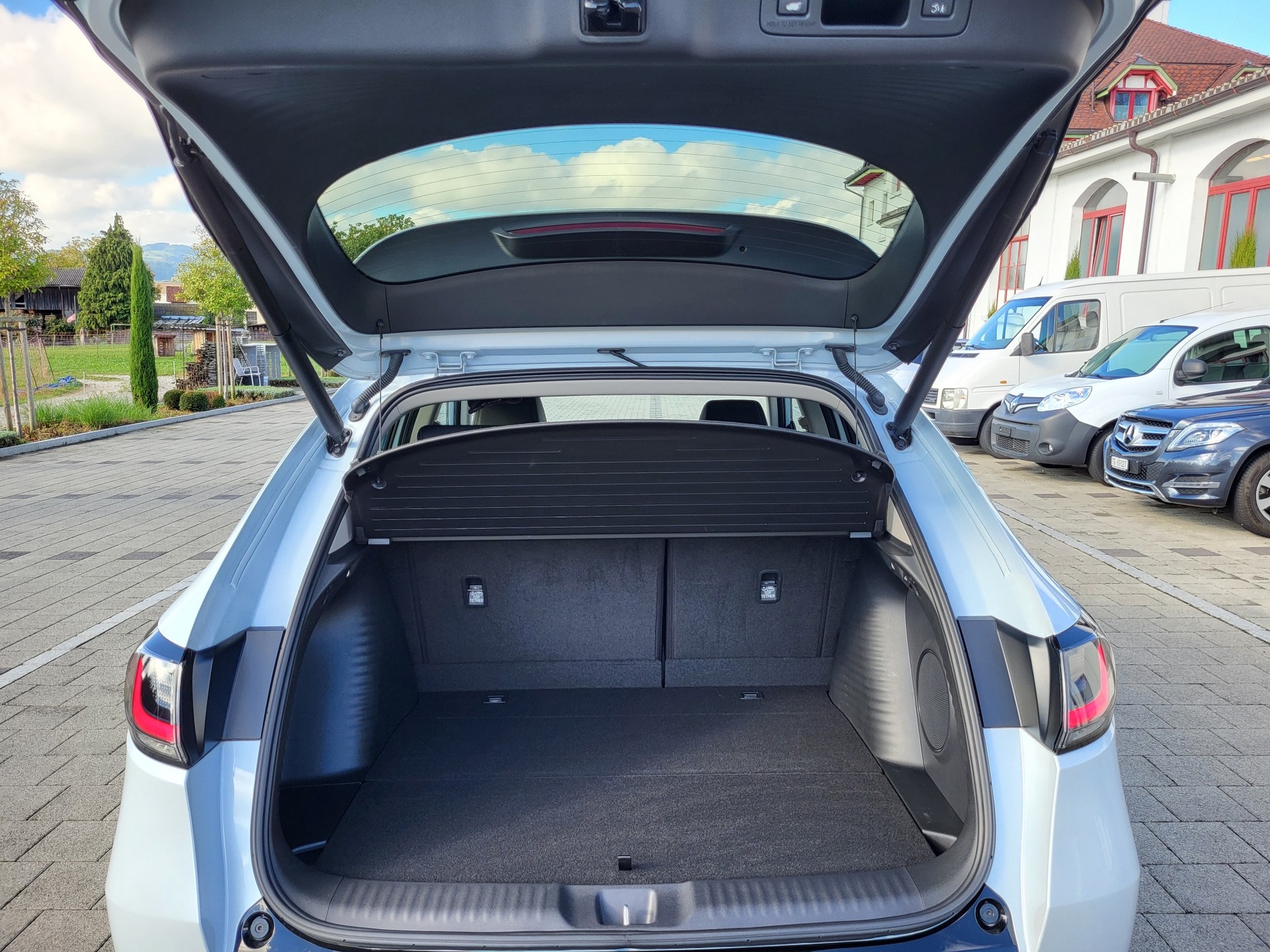 HONDA ZR-V 2.0i MMD Hybrid Advance Automatic-image-18