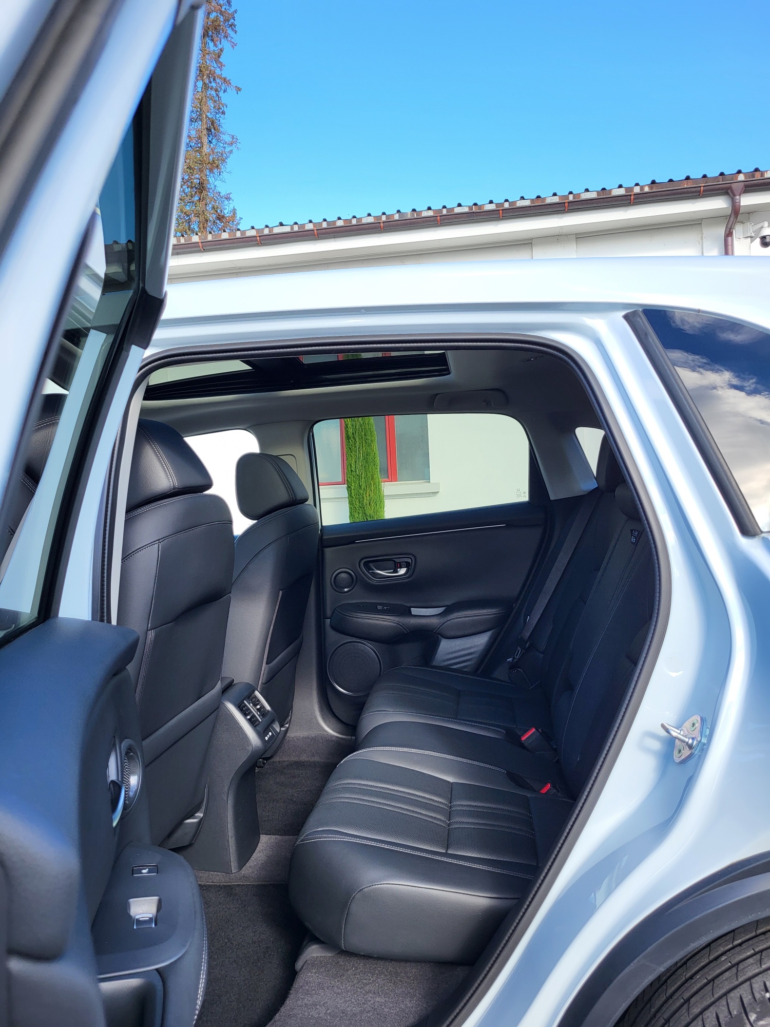 HONDA ZR-V 2.0i MMD Hybrid Advance Automatic-image-16