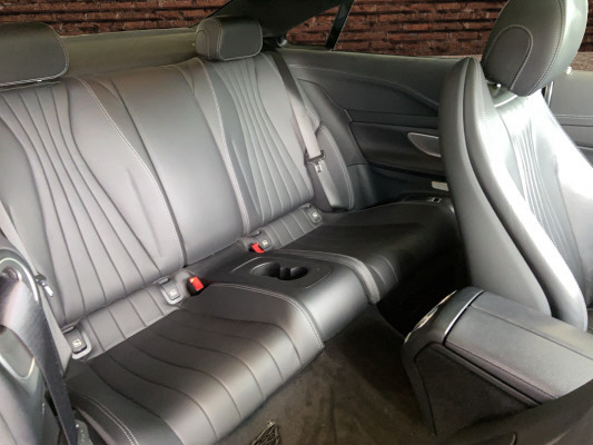 MERCEDES-BENZ E 400 AMG Line 4 Matic-image-12