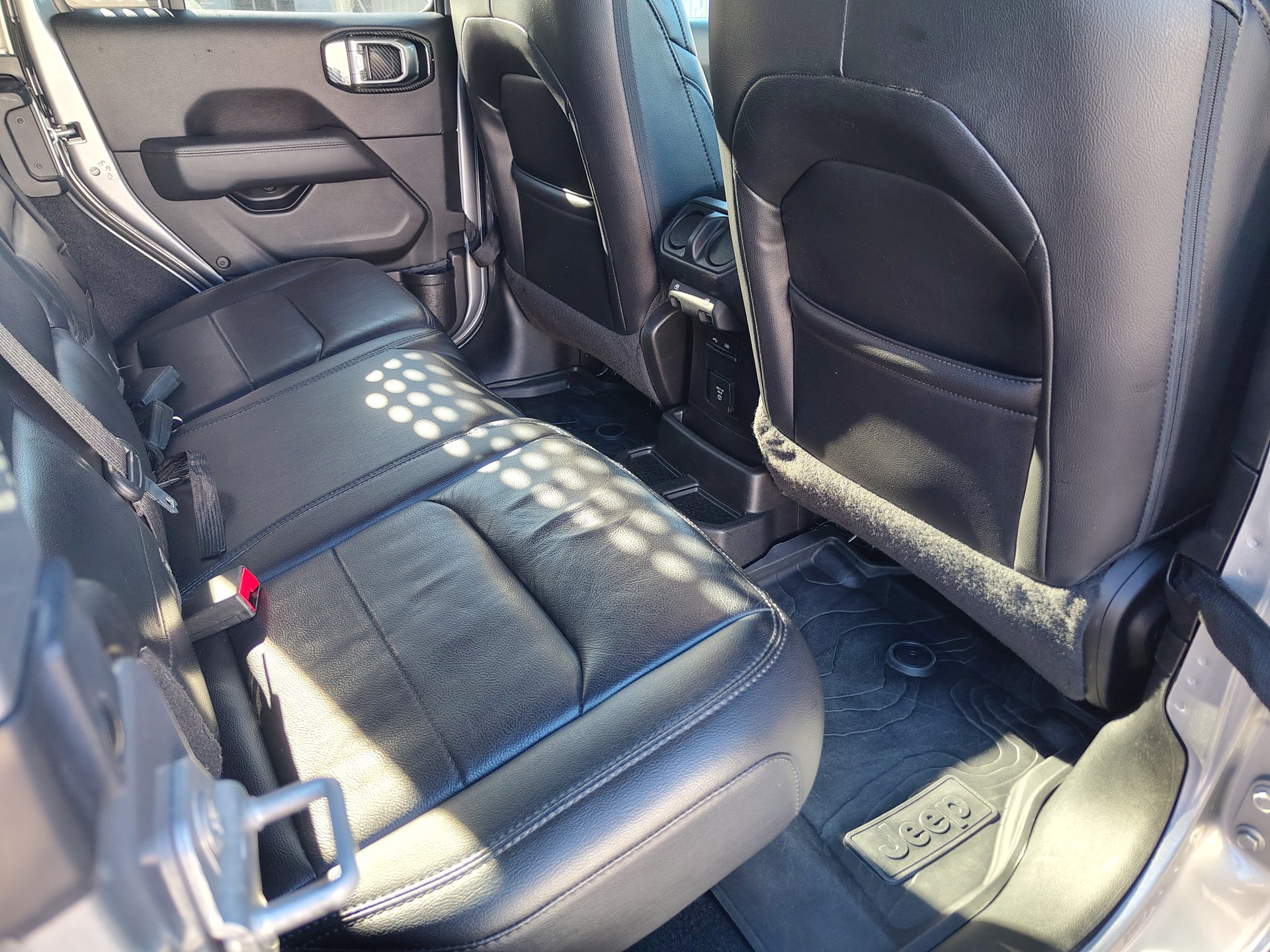 JEEP Wrangler 2.0 Unlimited Rubicon Automatic-image-9