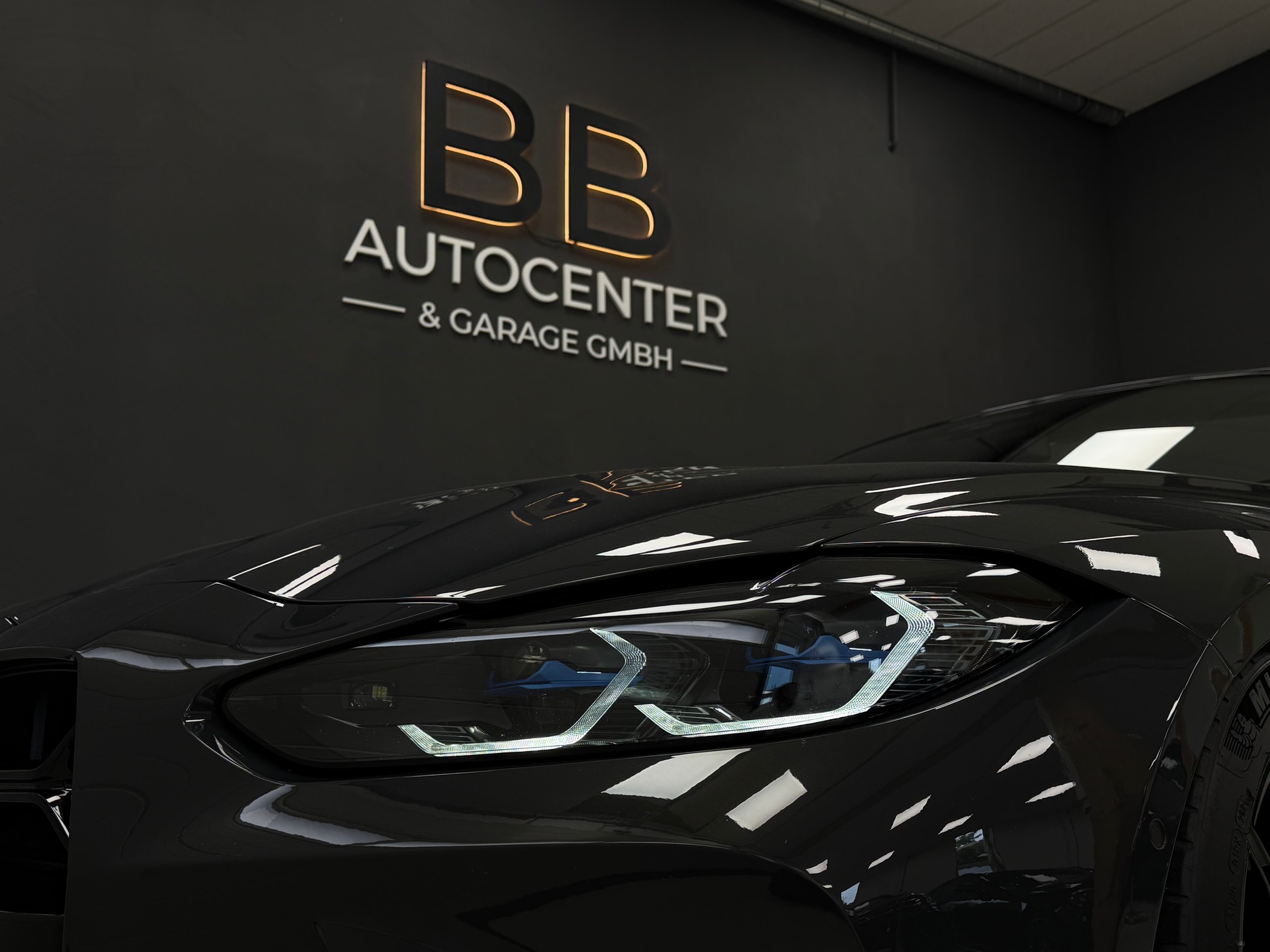 BMW M4 Cabrio Competition M xDrive-image-8
