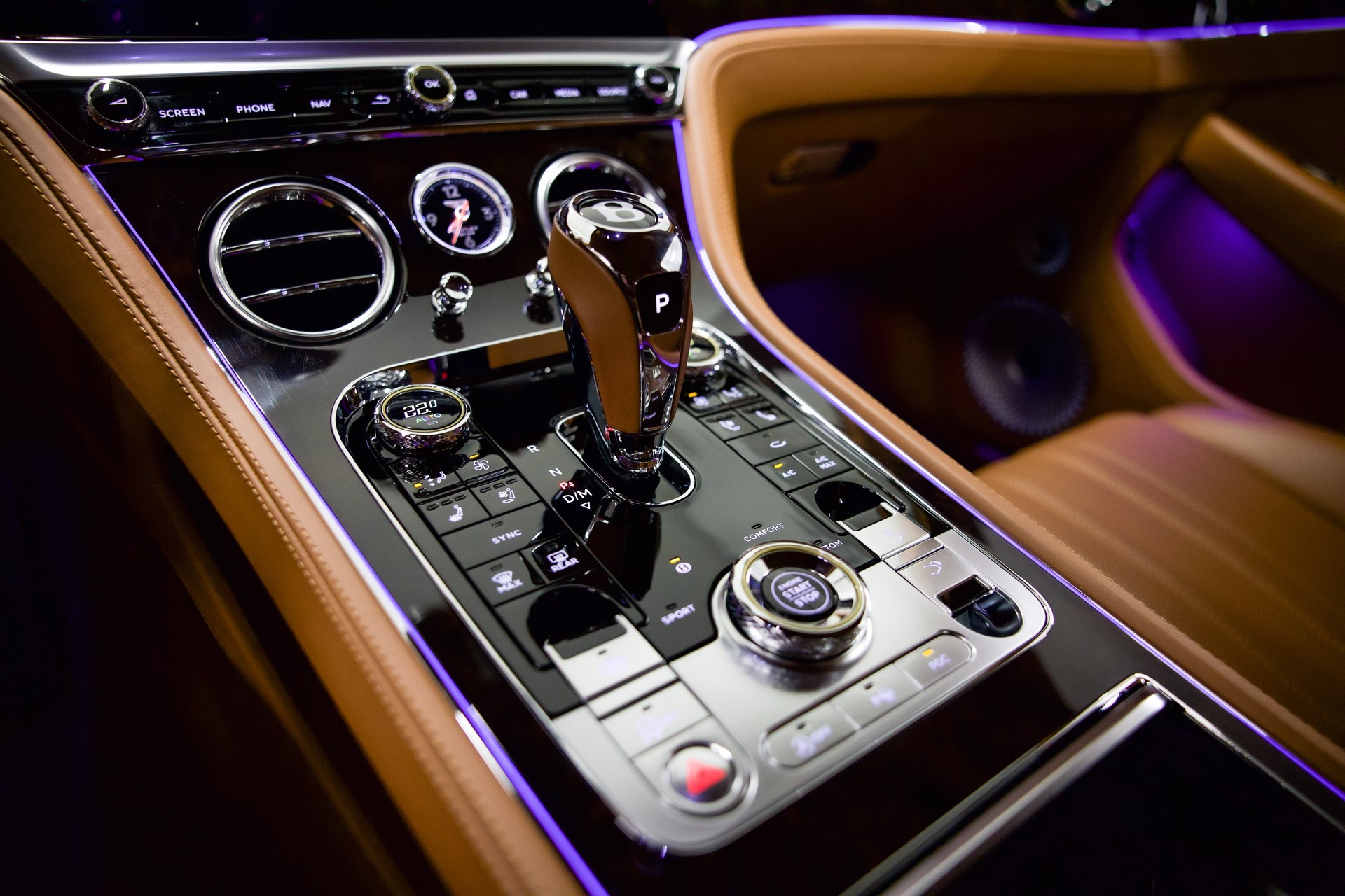 BENTLEY CONTINENTALental GT 4.0 V8 *CH-FHZ*-image-28