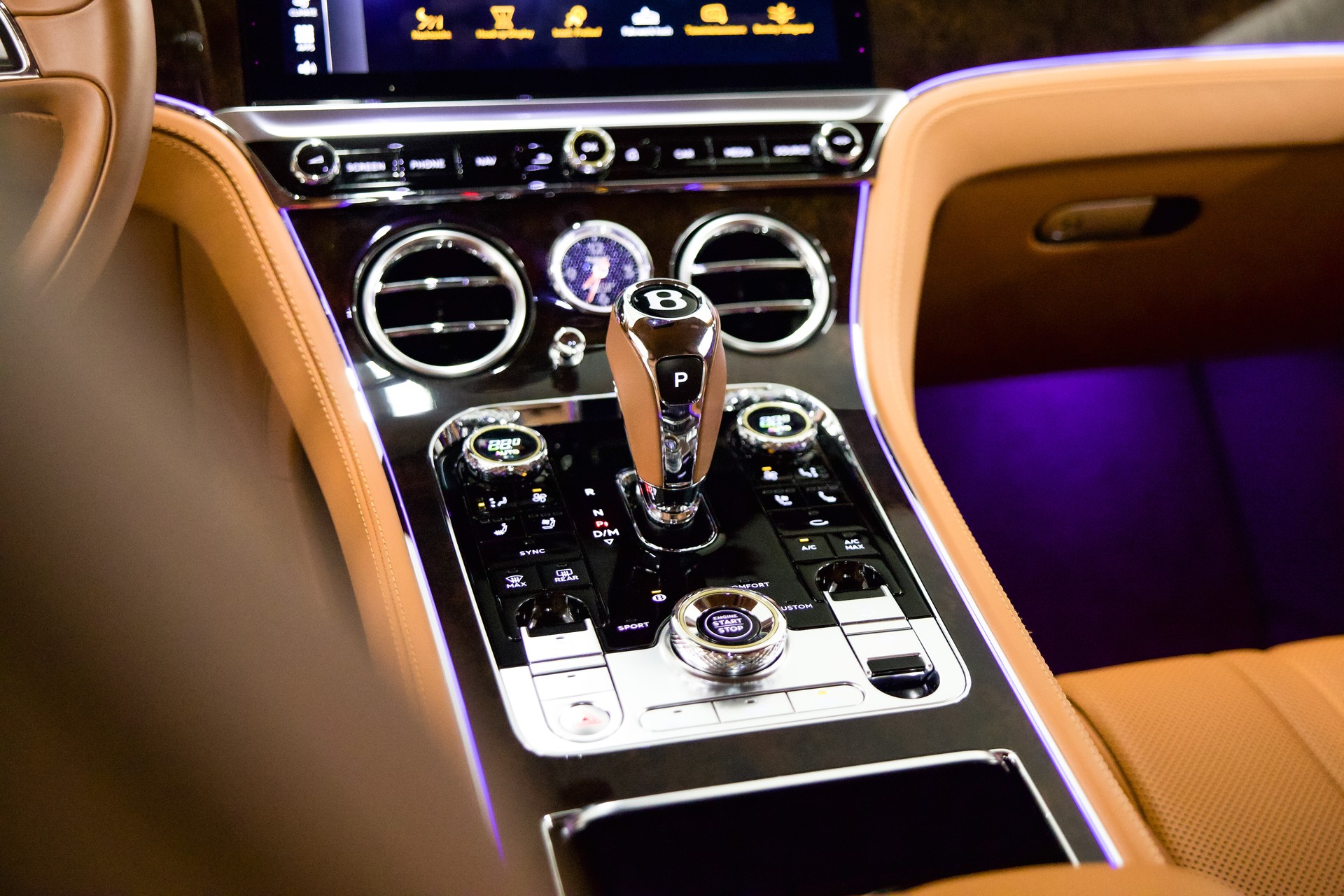 BENTLEY CONTINENTALental GT 4.0 V8 *CH-FHZ*-image-20
