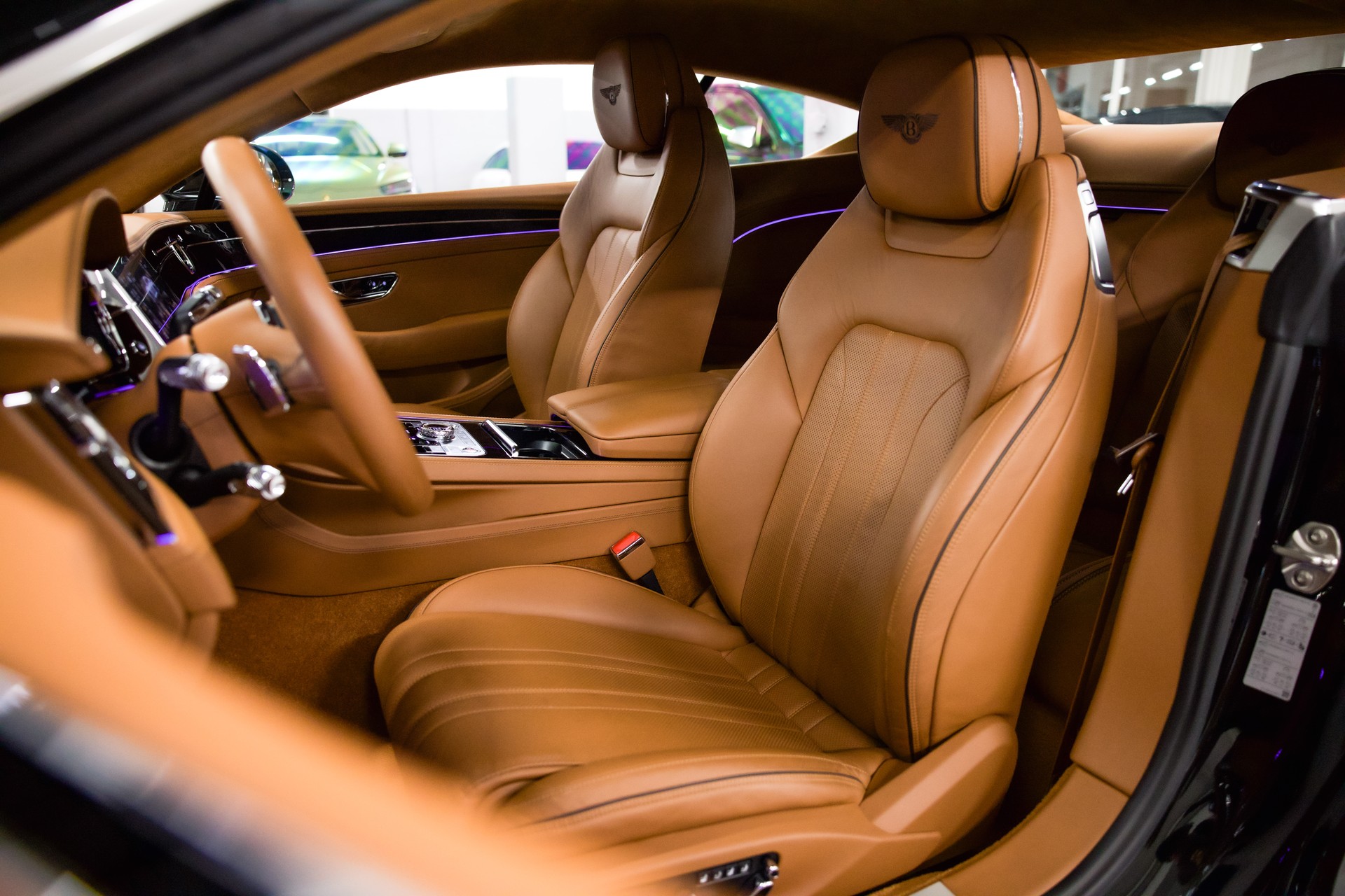 BENTLEY CONTINENTALental GT 4.0 V8 *CH-FHZ*-image-19