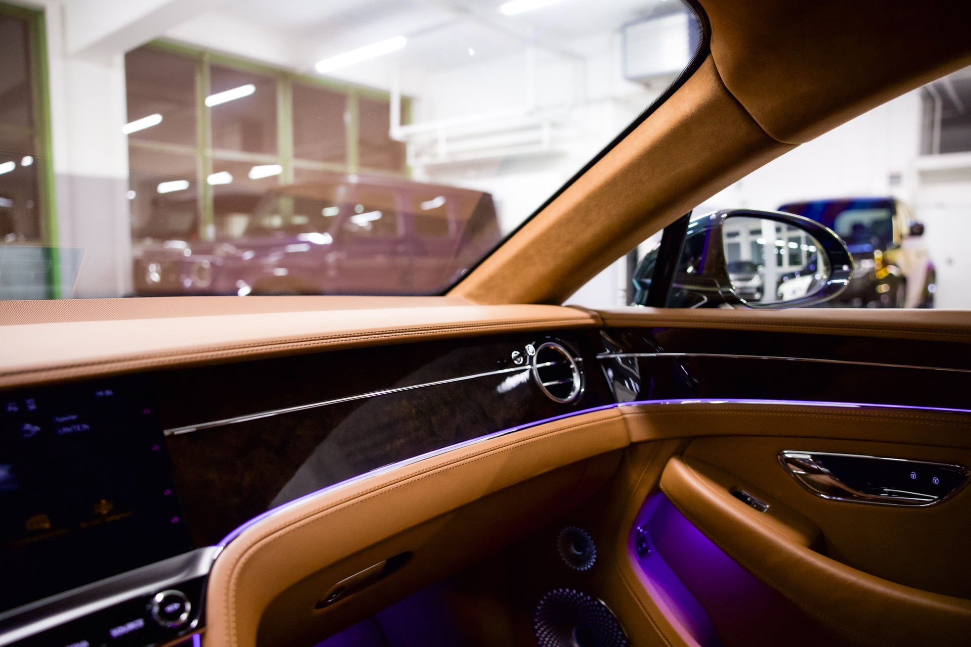 BENTLEY CONTINENTALental GT 4.0 V8 *CH-FHZ*-image-27