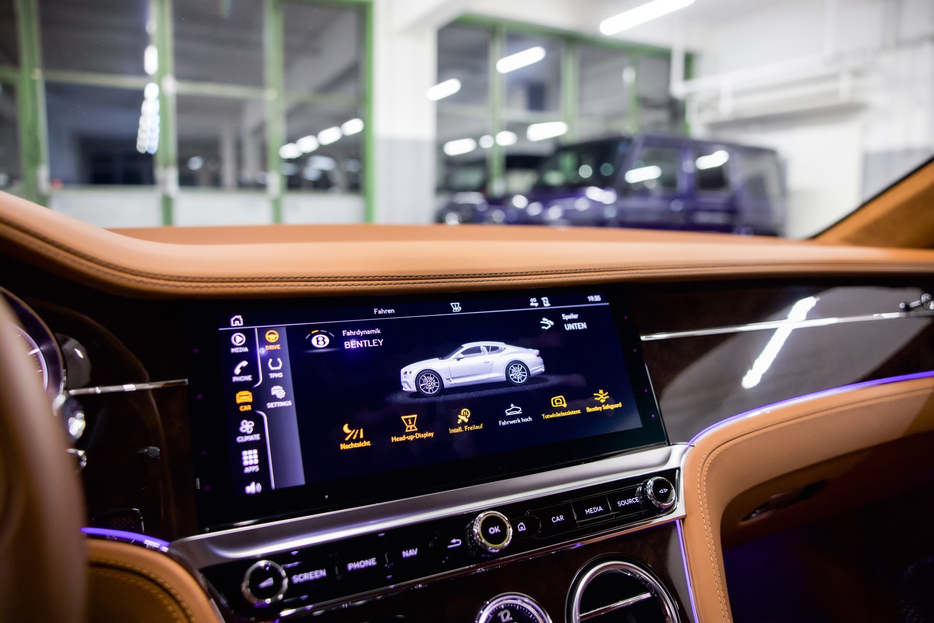 BENTLEY CONTINENTALental GT 4.0 V8 *CH-FHZ*-image-26