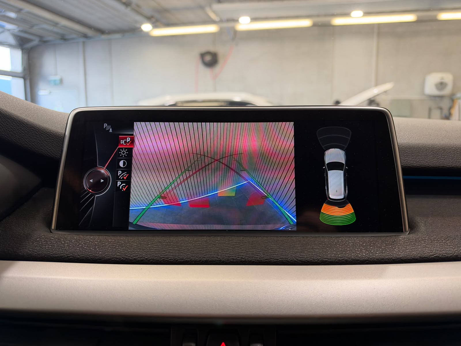BMW X5 xDrive 40d Steptronic-image-14