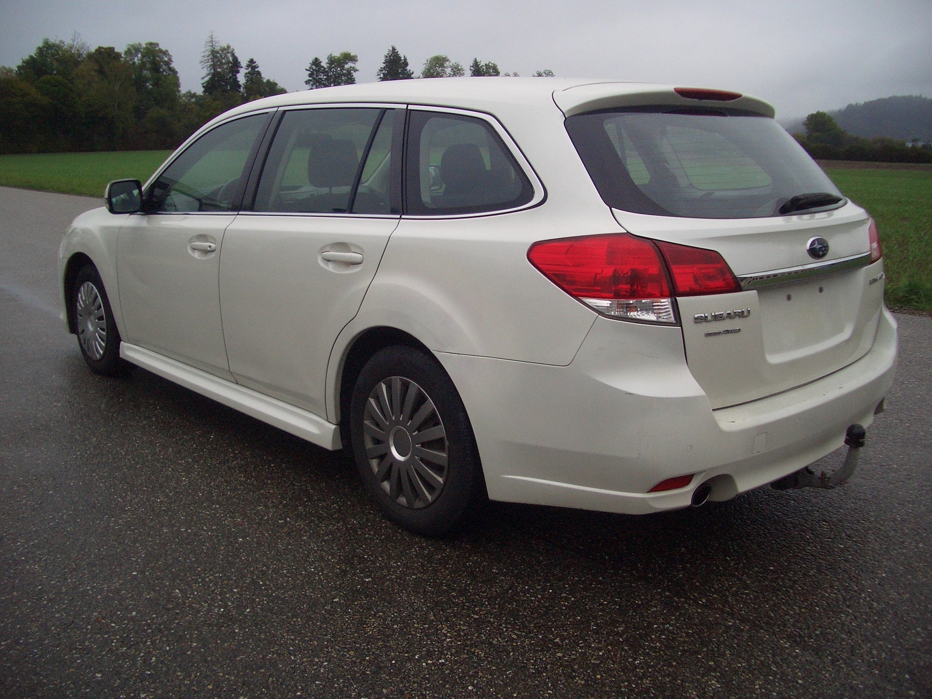 SUBARU Legacy 2.0i Swiss AWD Lineartronic-image-3