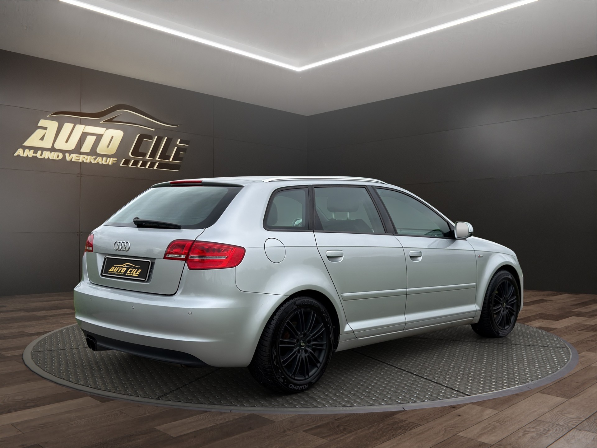 AUDI A3 Sportback 2.0 TFSI Ambition S-tronic-image-7