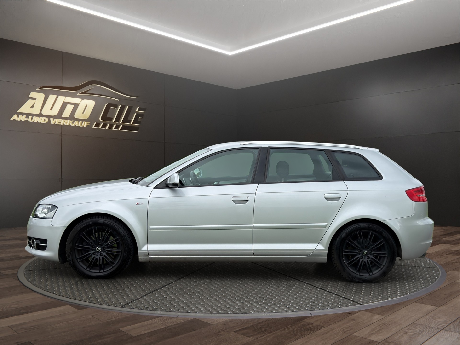 AUDI A3 Sportback 2.0 TFSI Ambition S-tronic-image-3