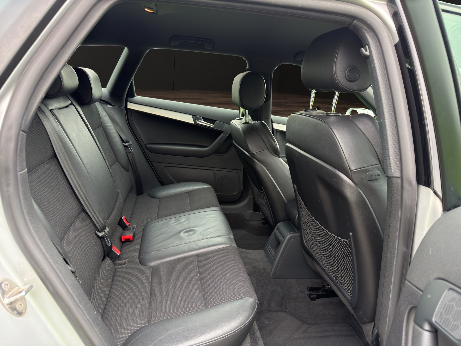 AUDI A3 Sportback 2.0 TFSI Ambition S-tronic-image-12