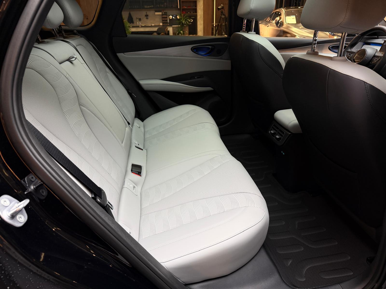 BYD Seal 6 DM-i Touring Comfort-image-18