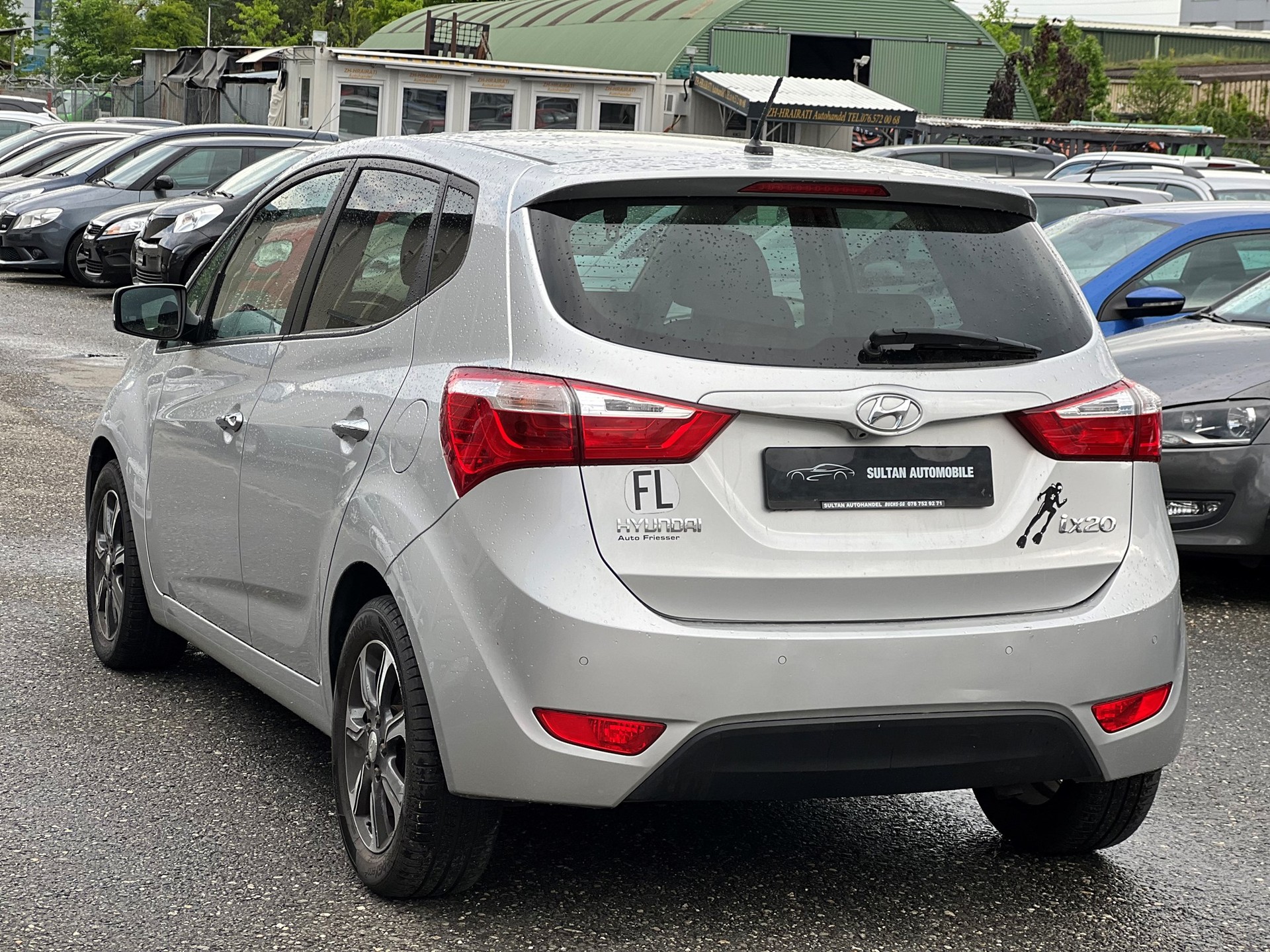 HYUNDAI iX20 1.6 CRDi Amplia-image-4